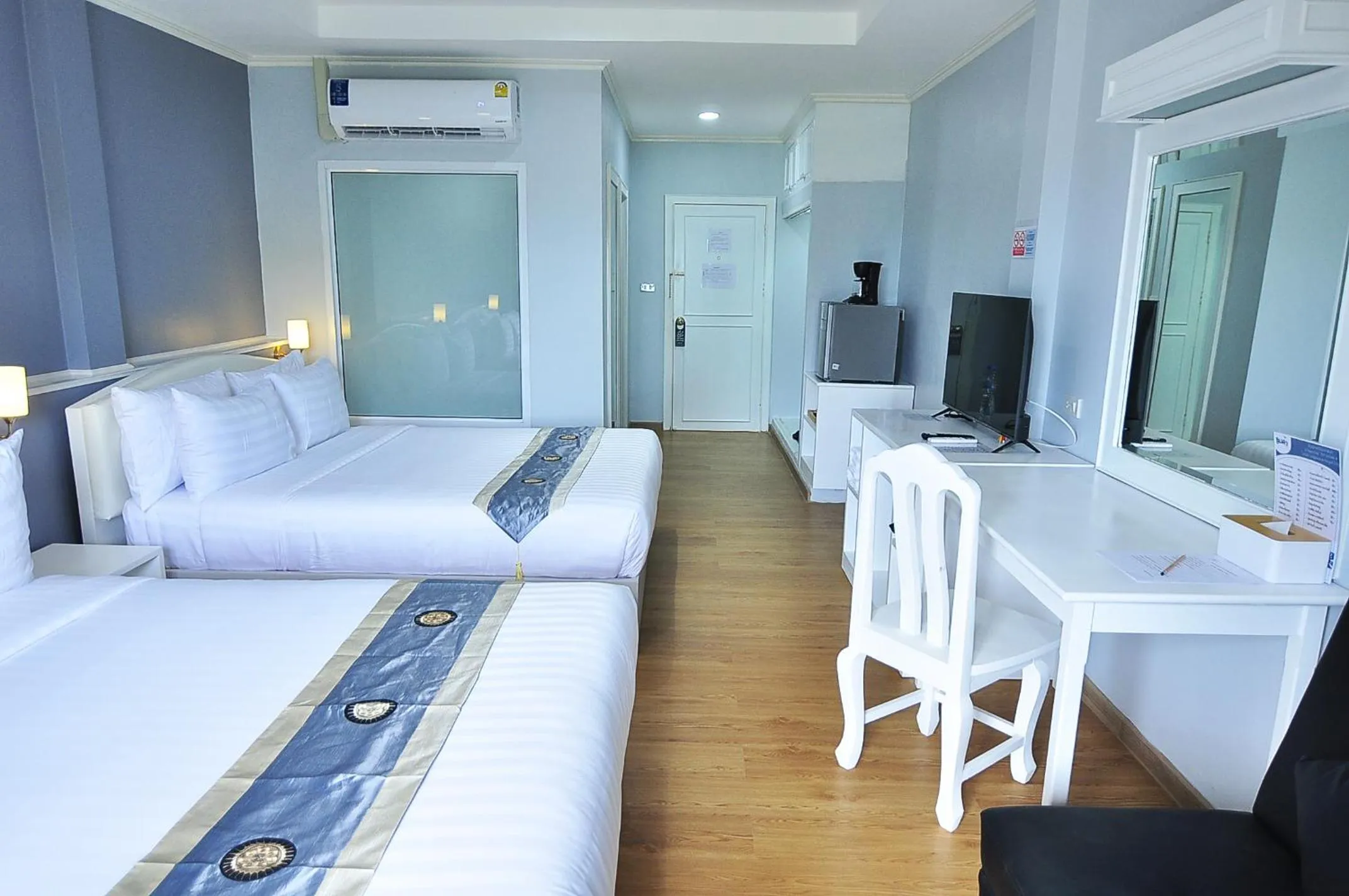 Bedroom, Bed in AM Heritage Room