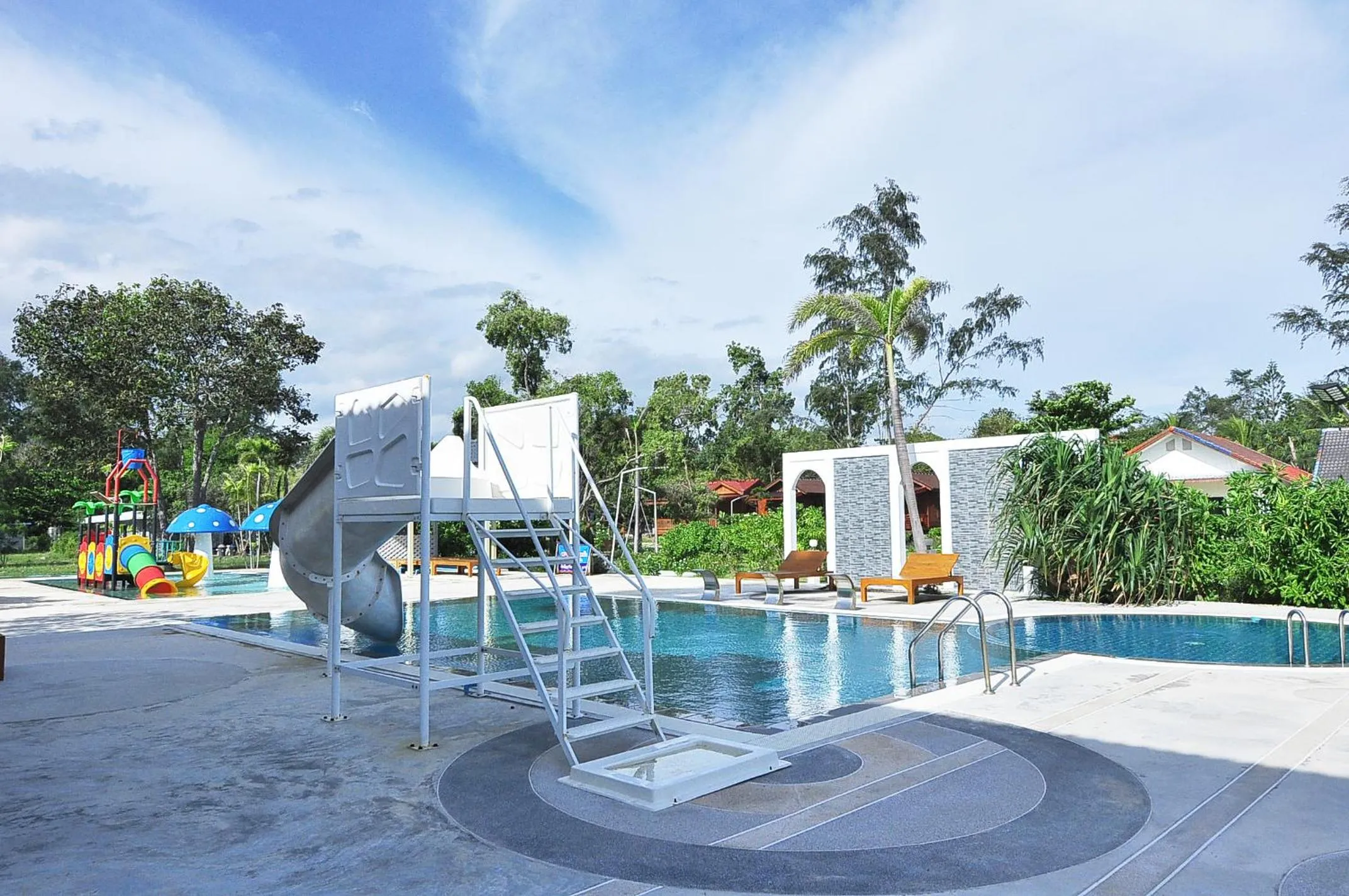 Swimming pool in AM Heritage Room