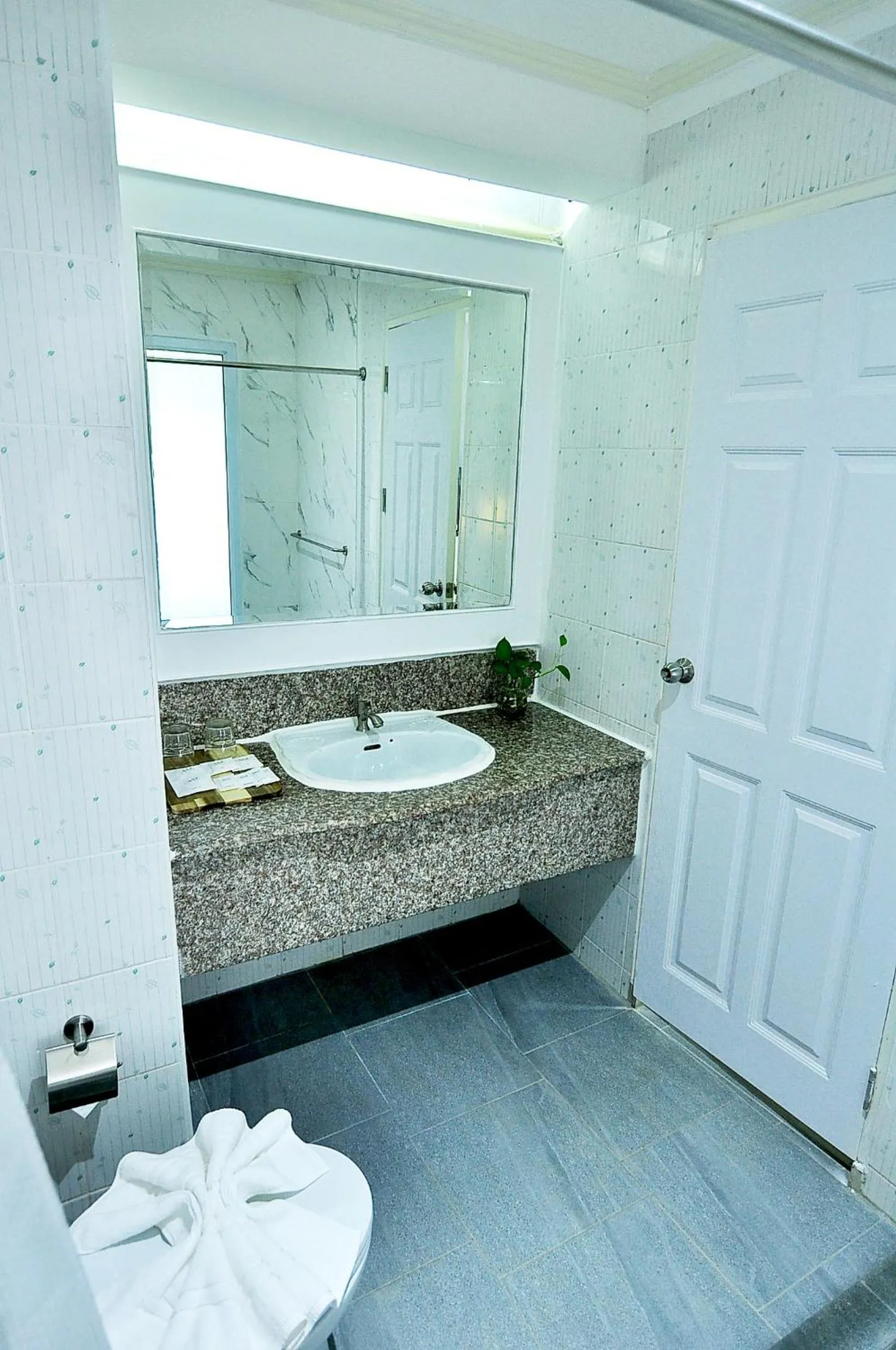 Bathroom in AM Heritage Room