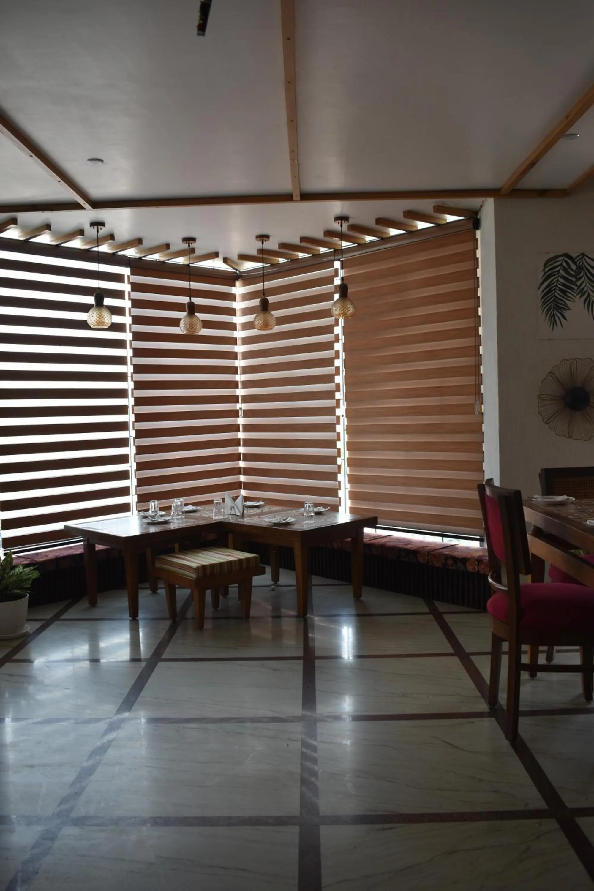 Restaurant/places to eat in Hotel Padmini Palace