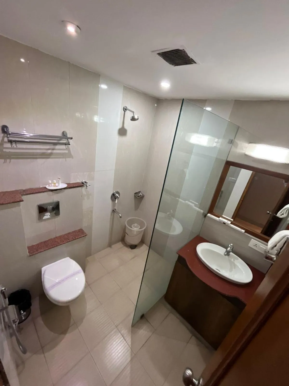 Shower in Hotel Padmini Palace