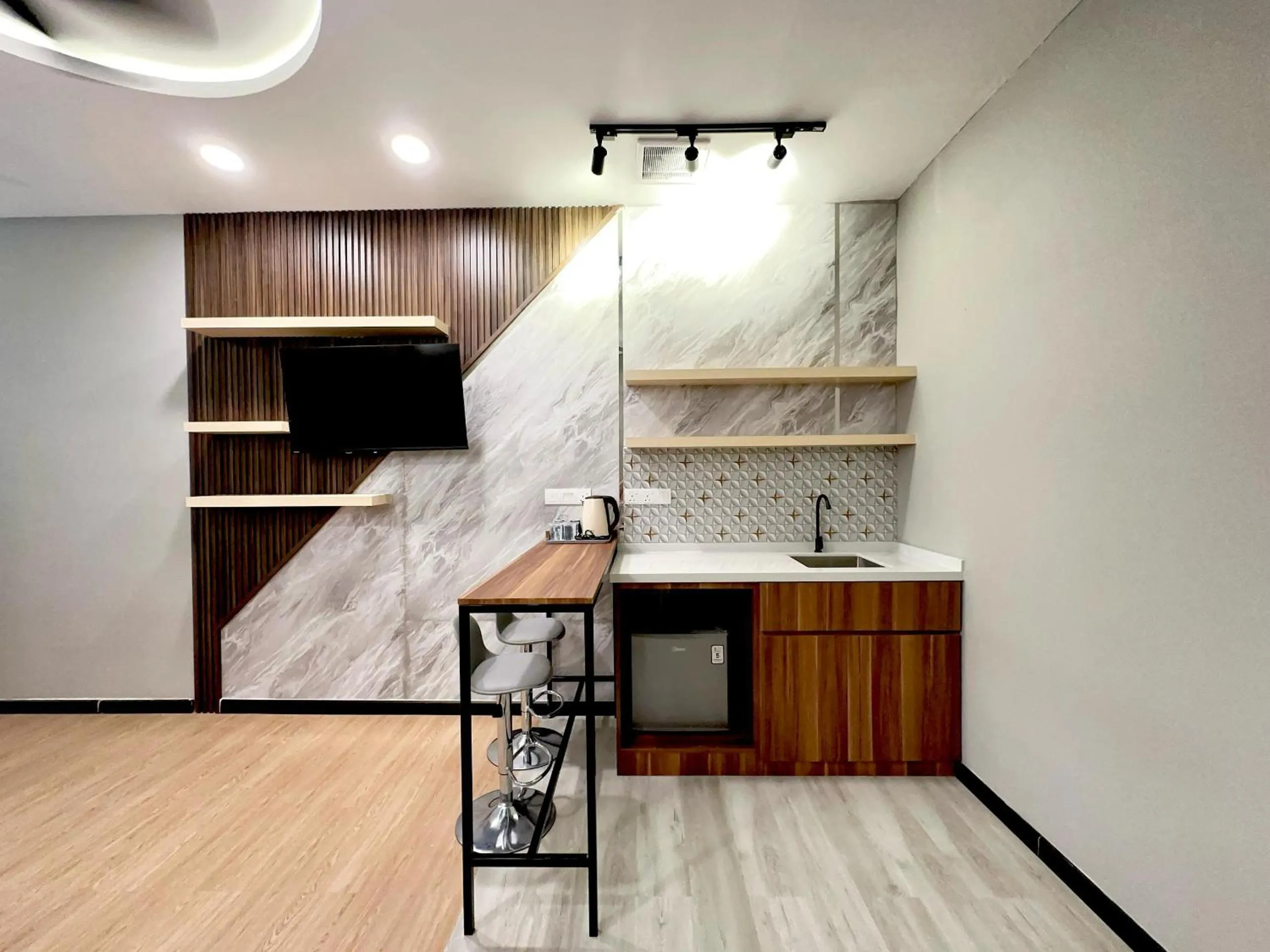 Kitchen or kitchenette in Sky Hotel Selayang