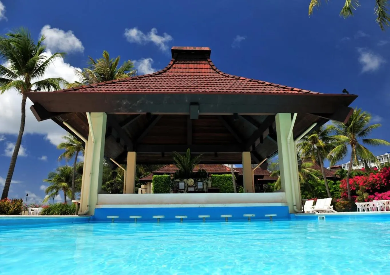 Lounge or bar in Aqua Resort Club Saipan