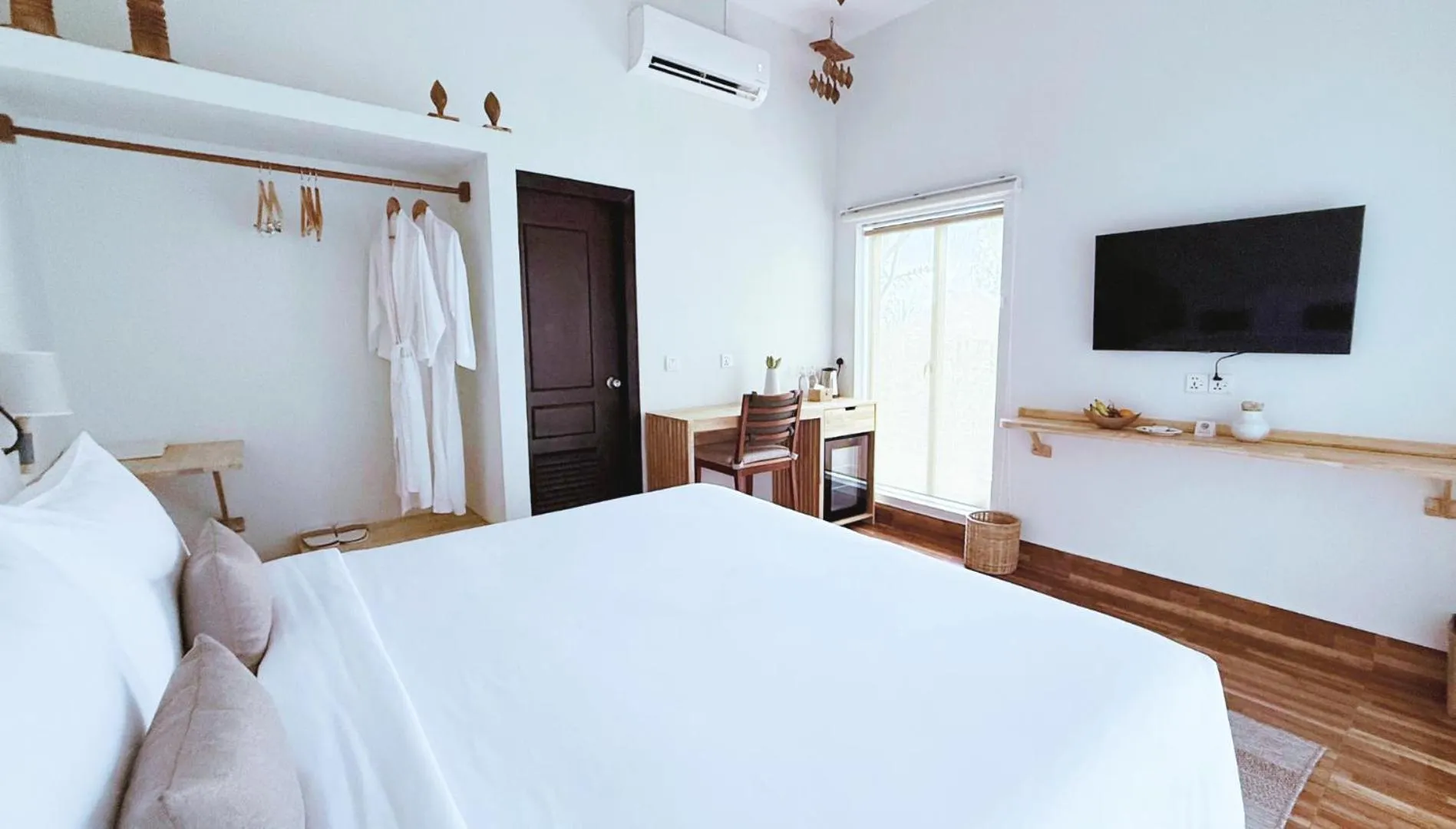 Bed in Moringa Tree Maison