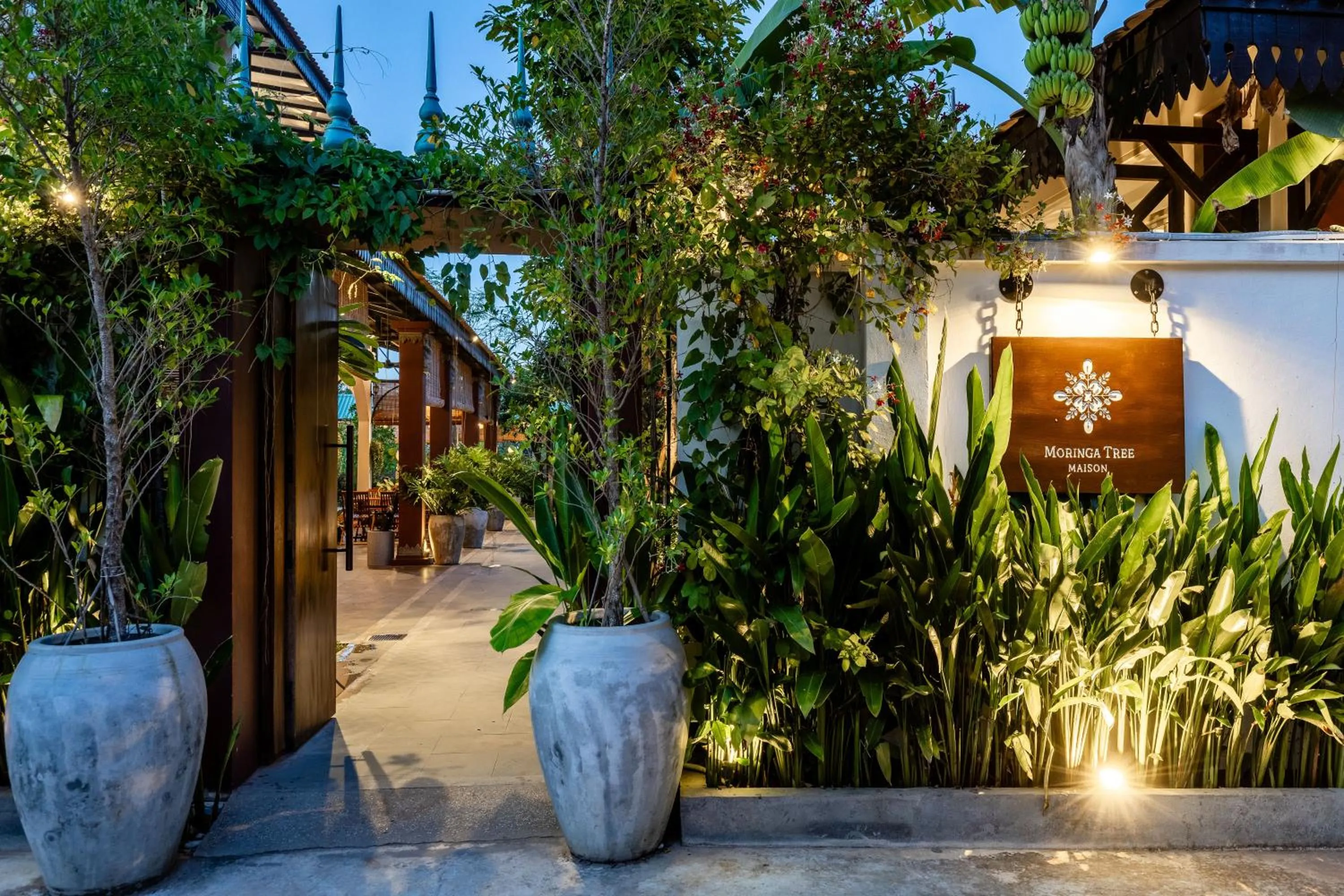 Facade/entrance in Moringa Tree Maison