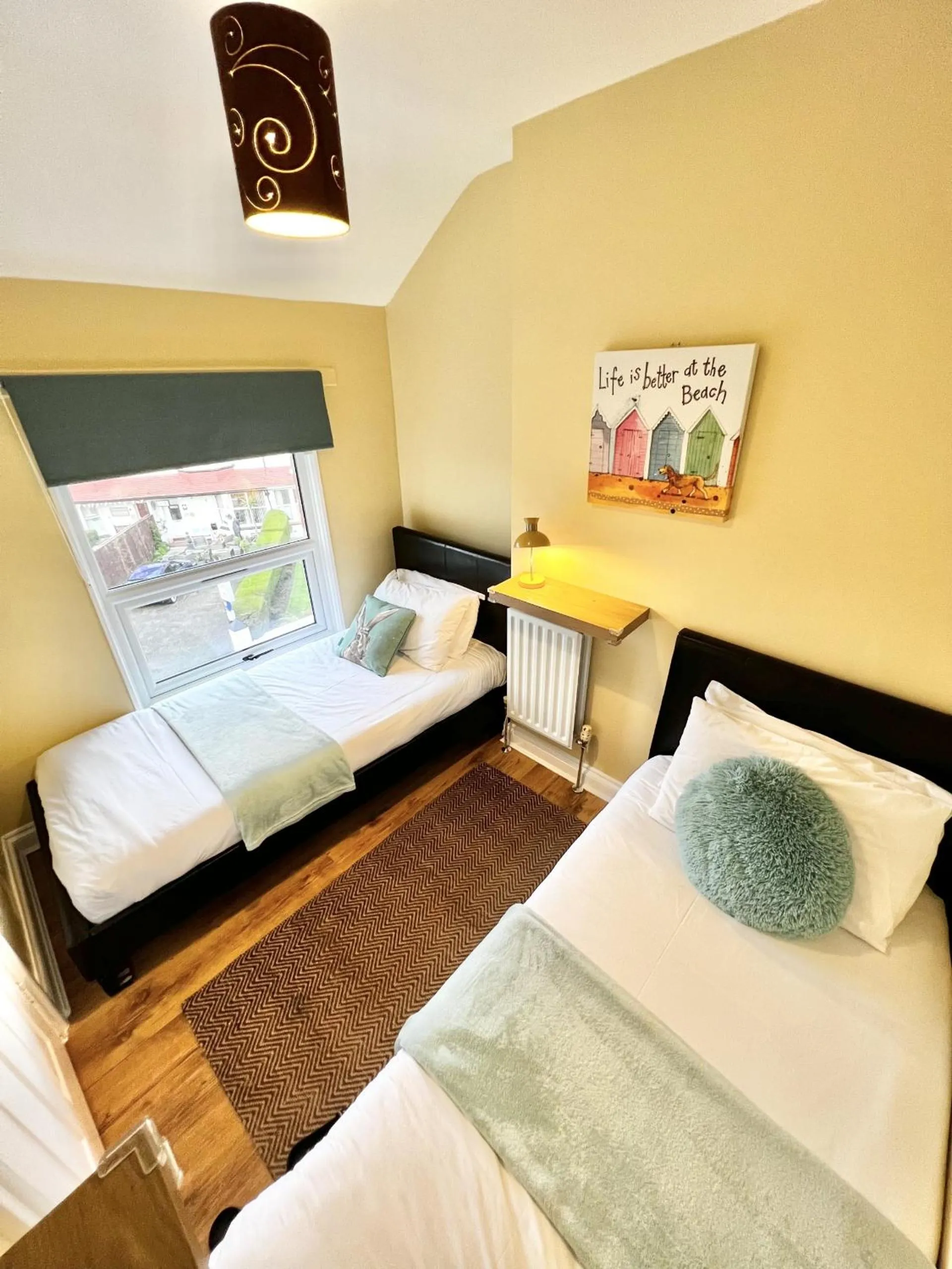 Bedroom, Bed in Devon House Guest House