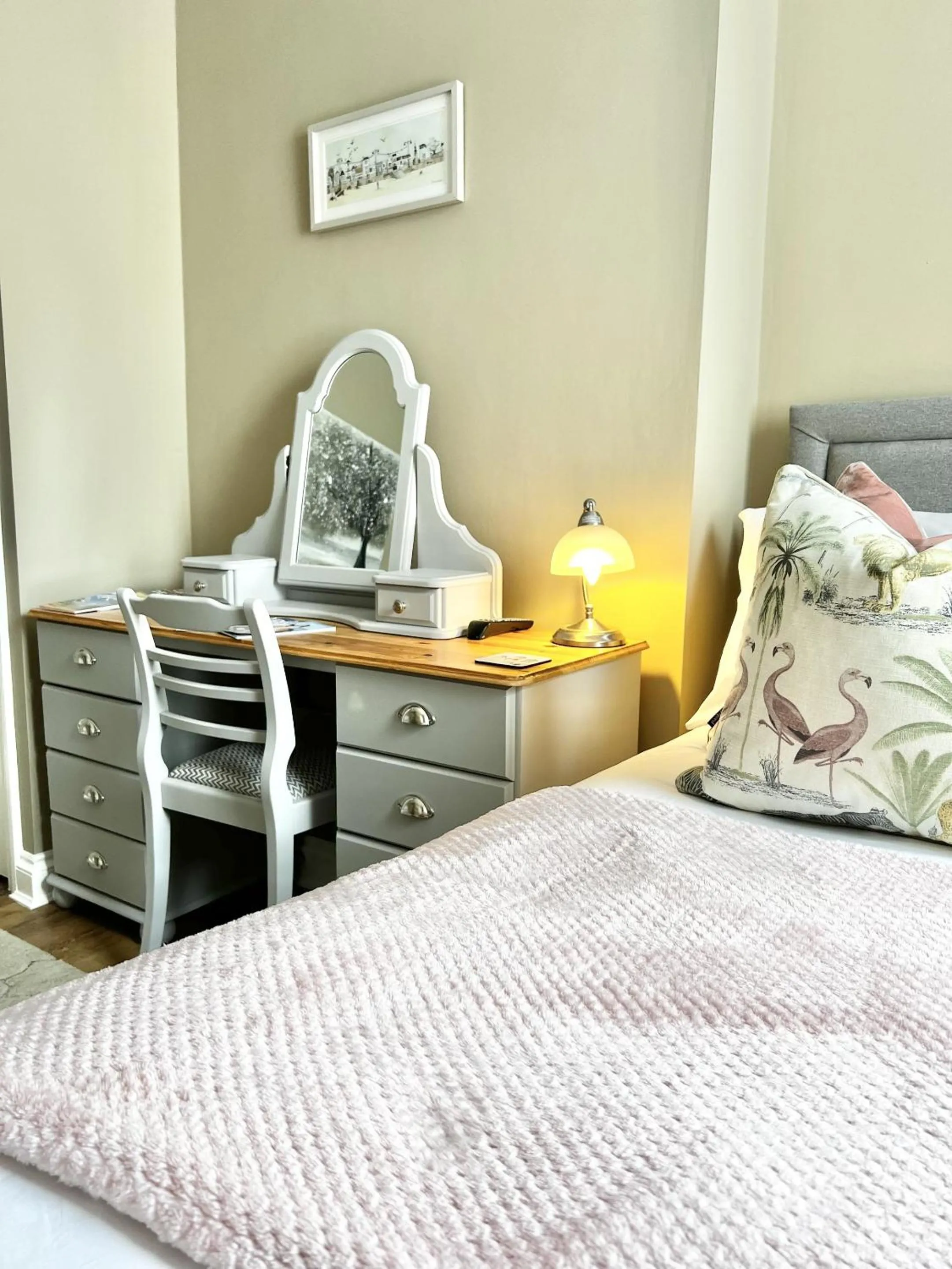 Bedroom, Bed in Devon House Guest House