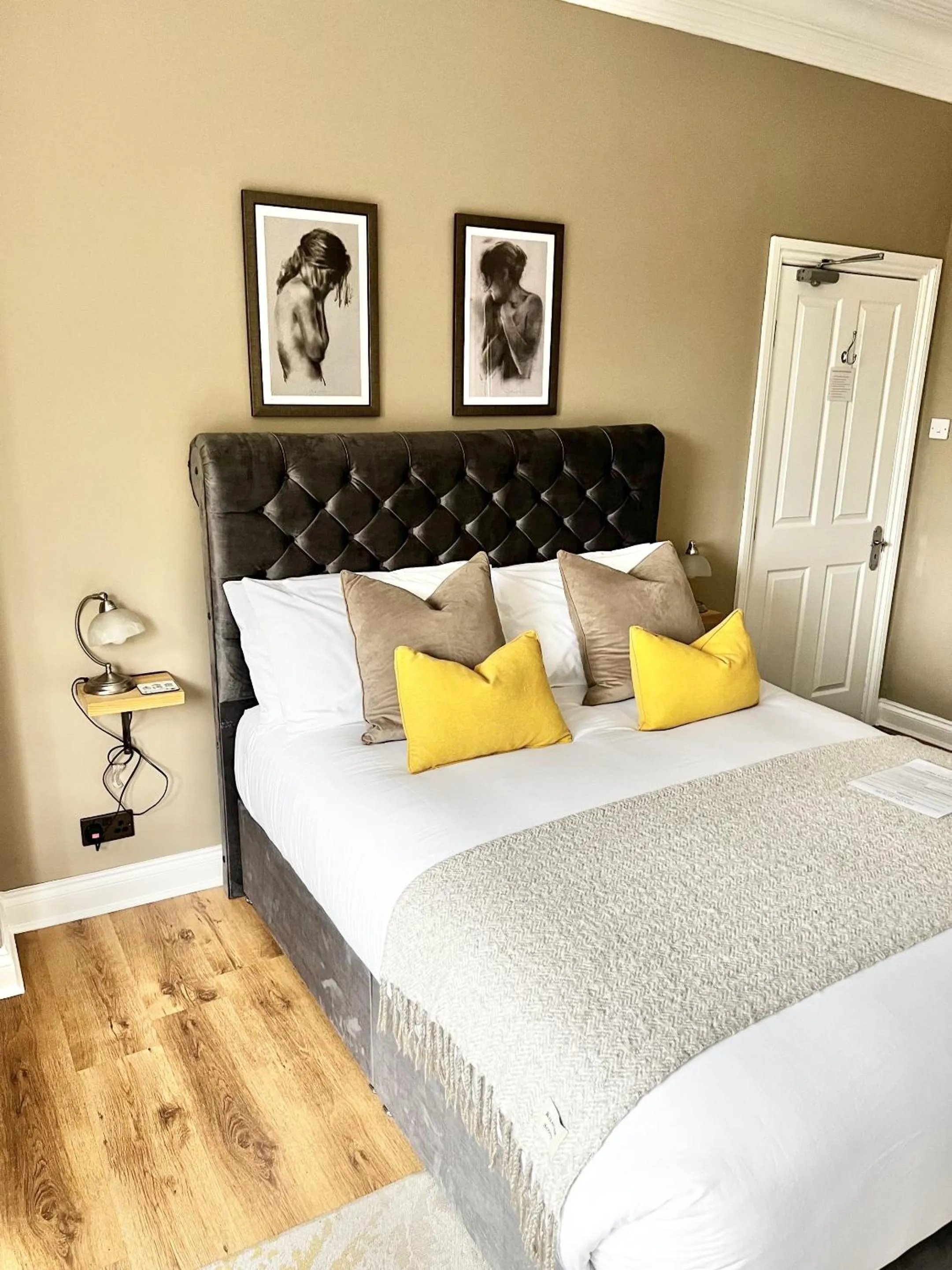 Bedroom, Bed in Devon House Guest House