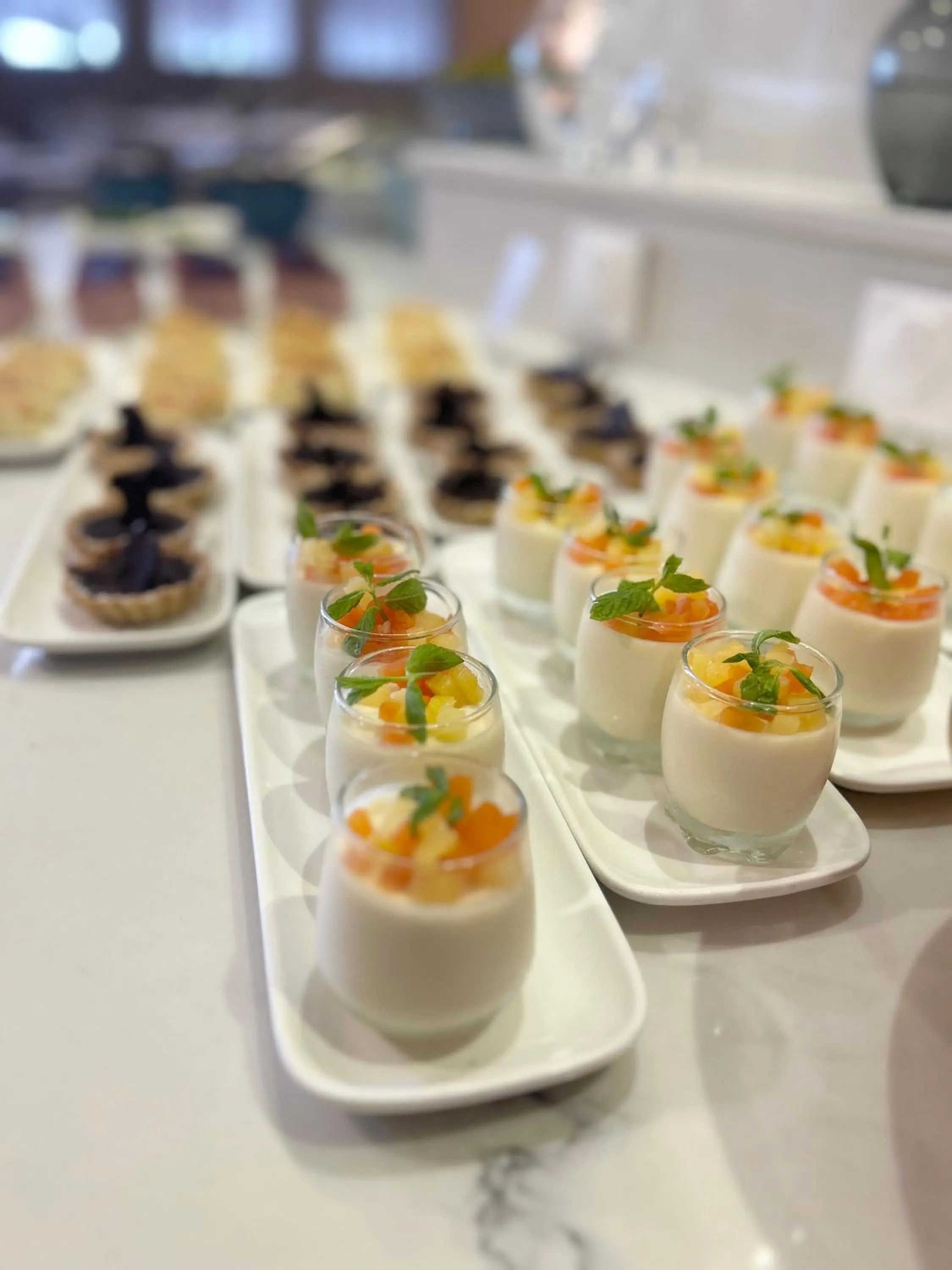 Restaurant/places to eat in Hôtel Ivotel Abidjan