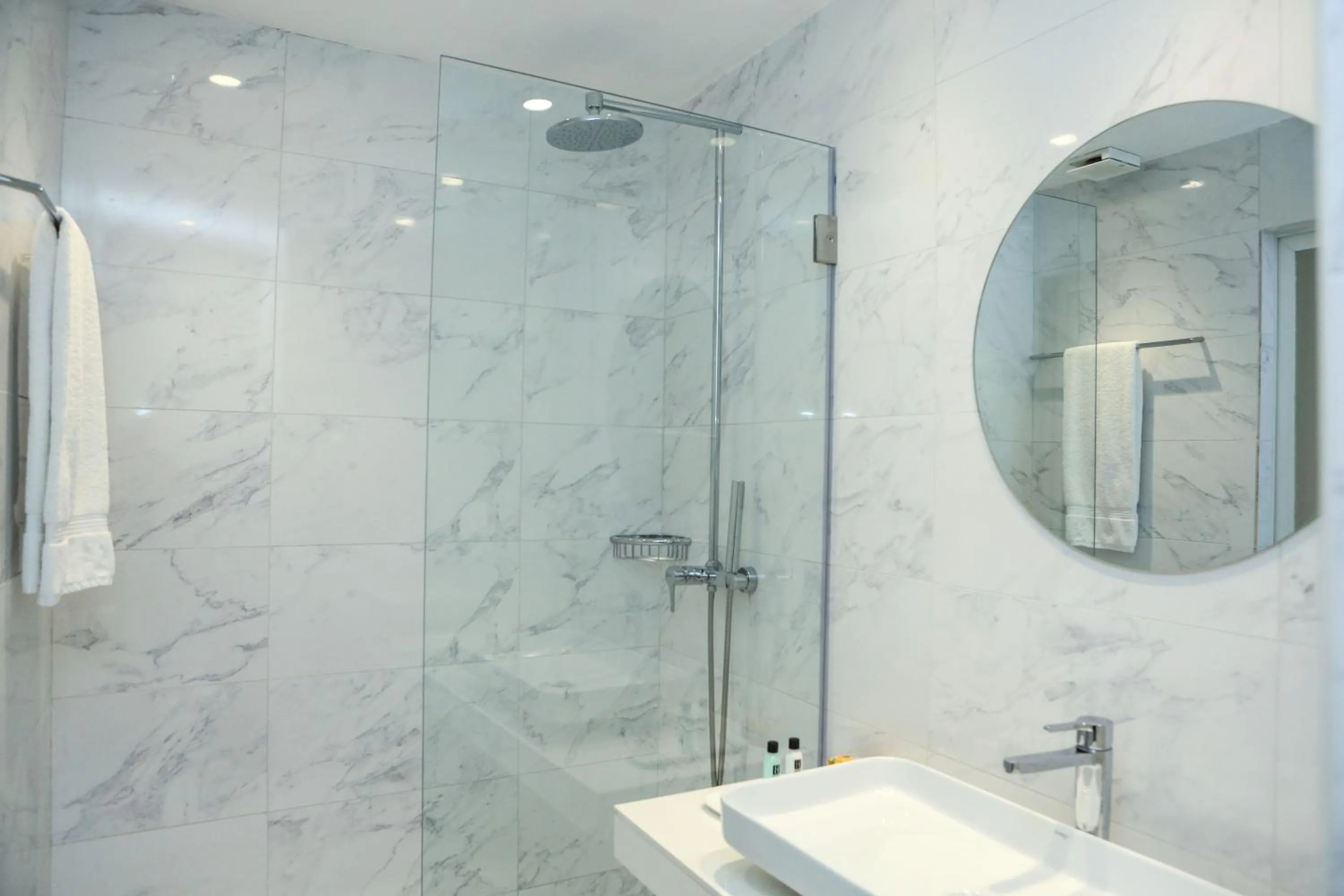 Bathroom in Hôtel Ivotel Abidjan