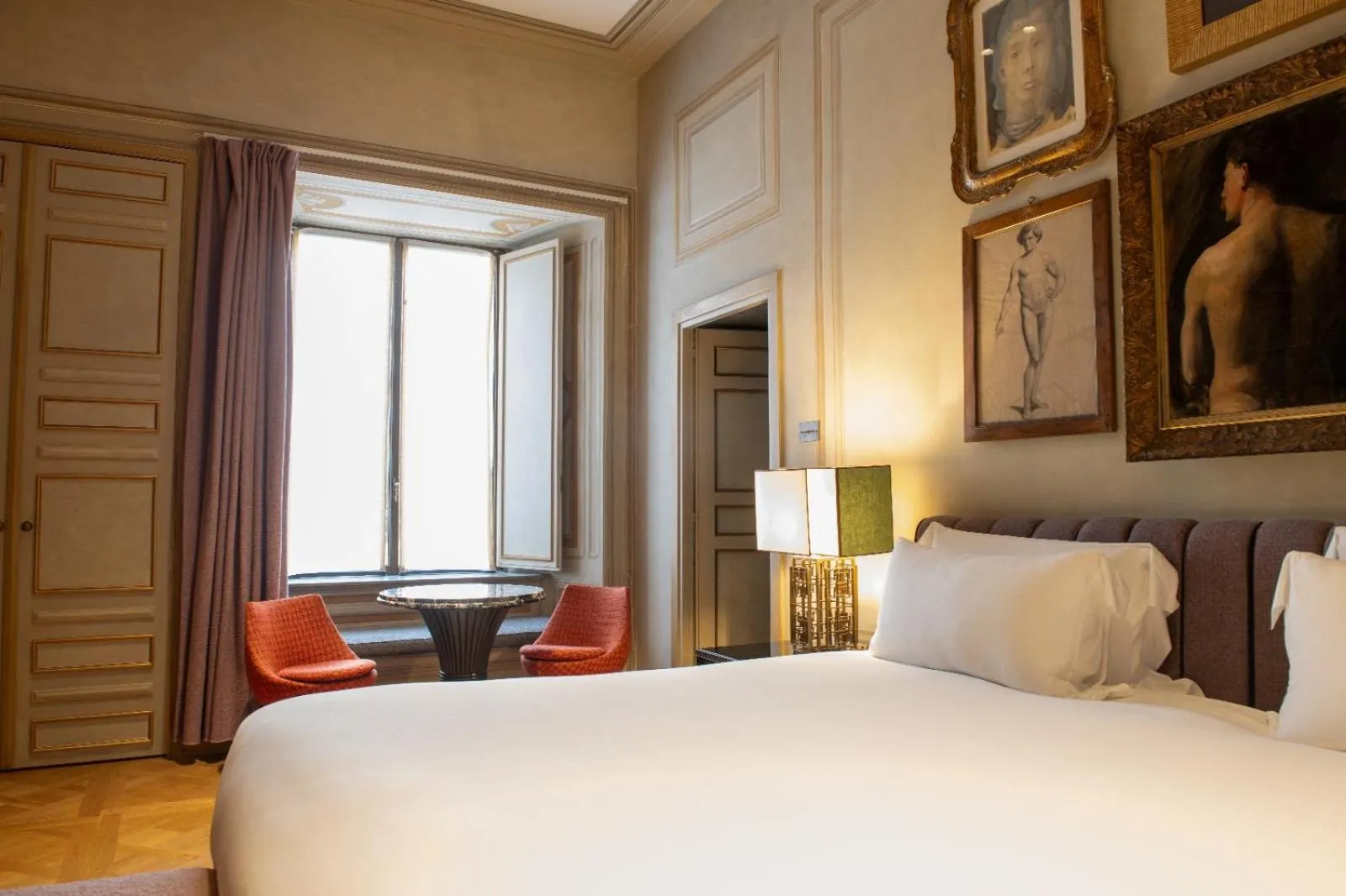 Bed in Palazzo Shedir - The Leading Hotels of the World