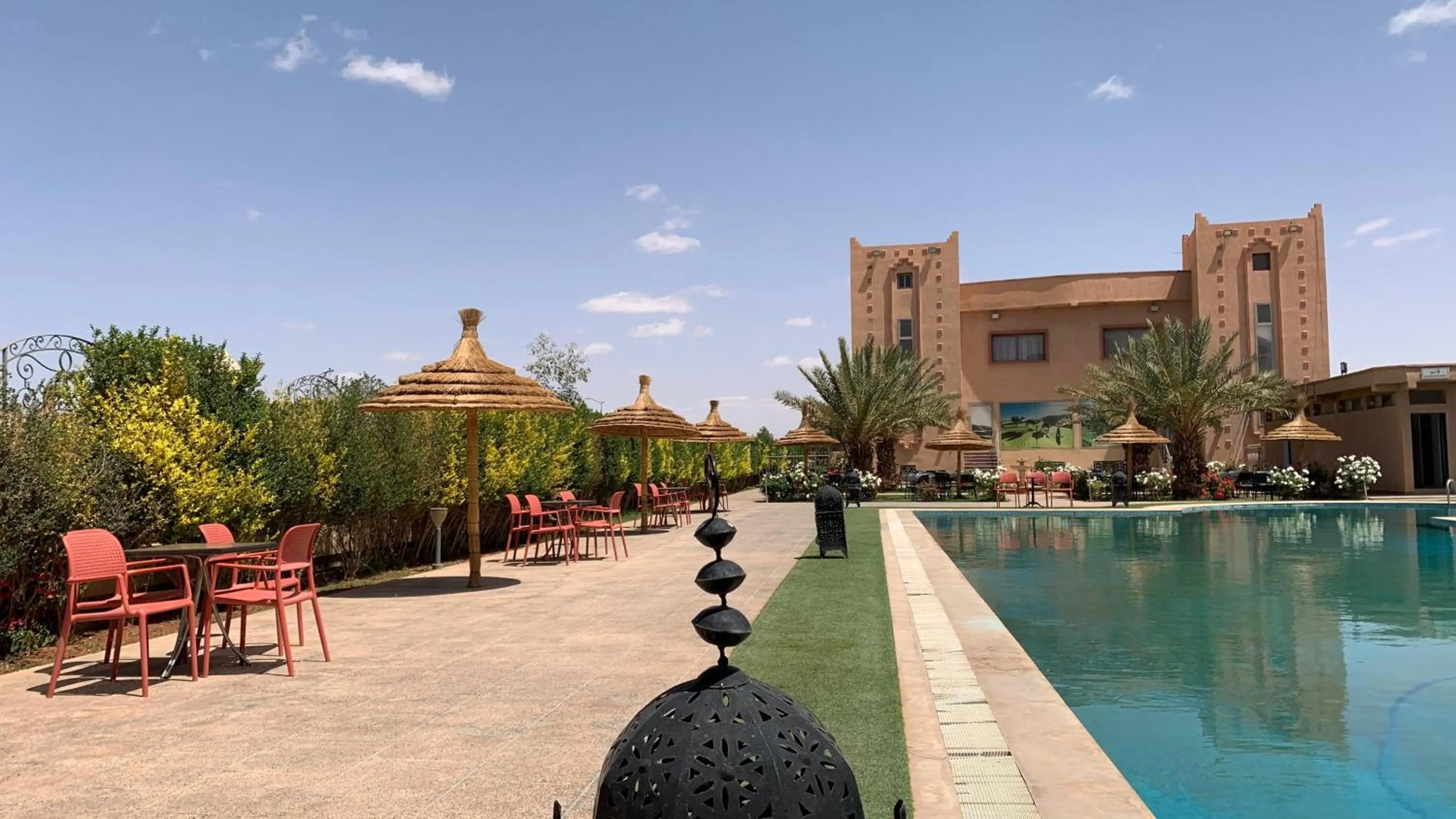 Pool view in Hotel Oasis Palace