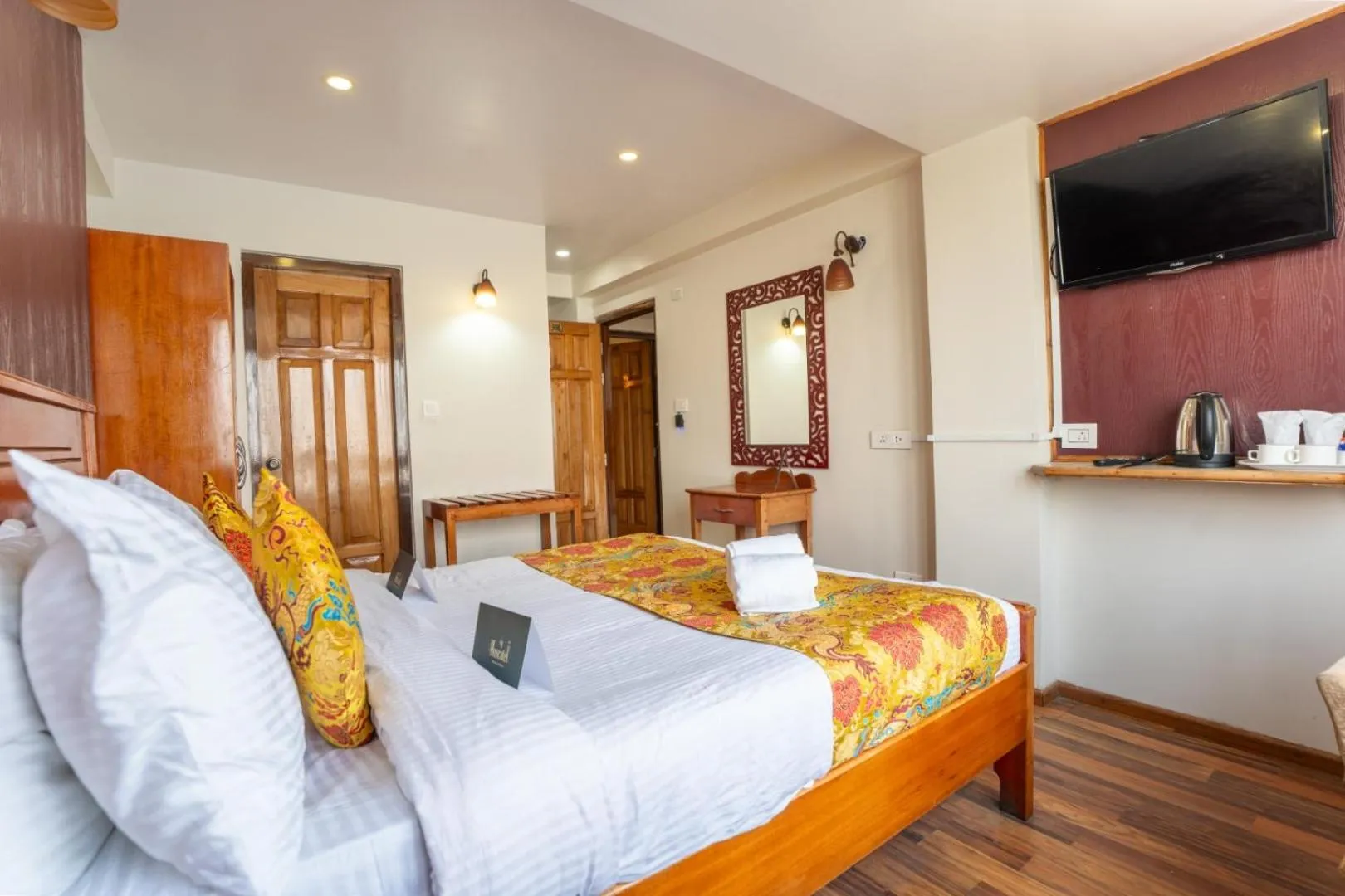 Bed in Muscatel Nirvana – At The Mall Road