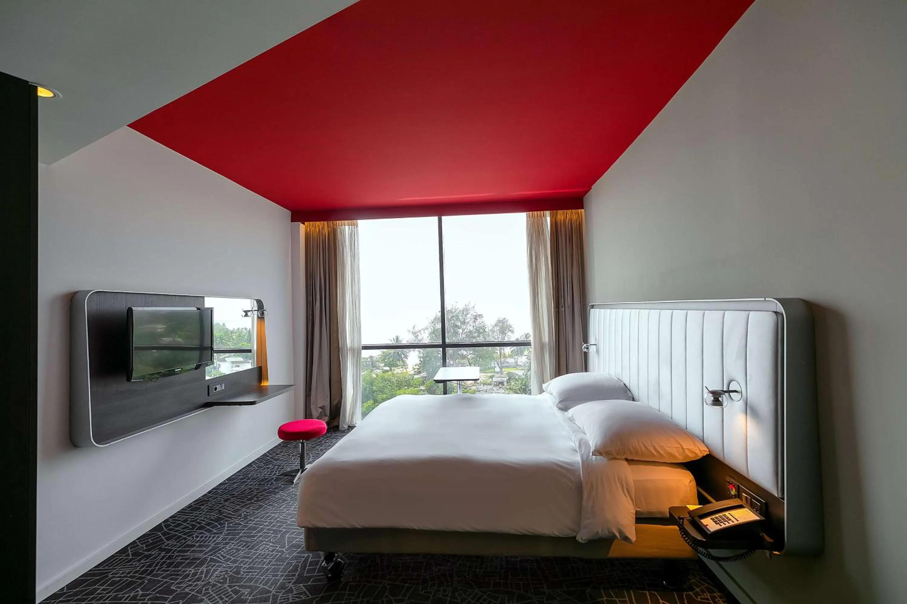 Photo of the whole room, Bed in Park Inn by Radisson Libreville