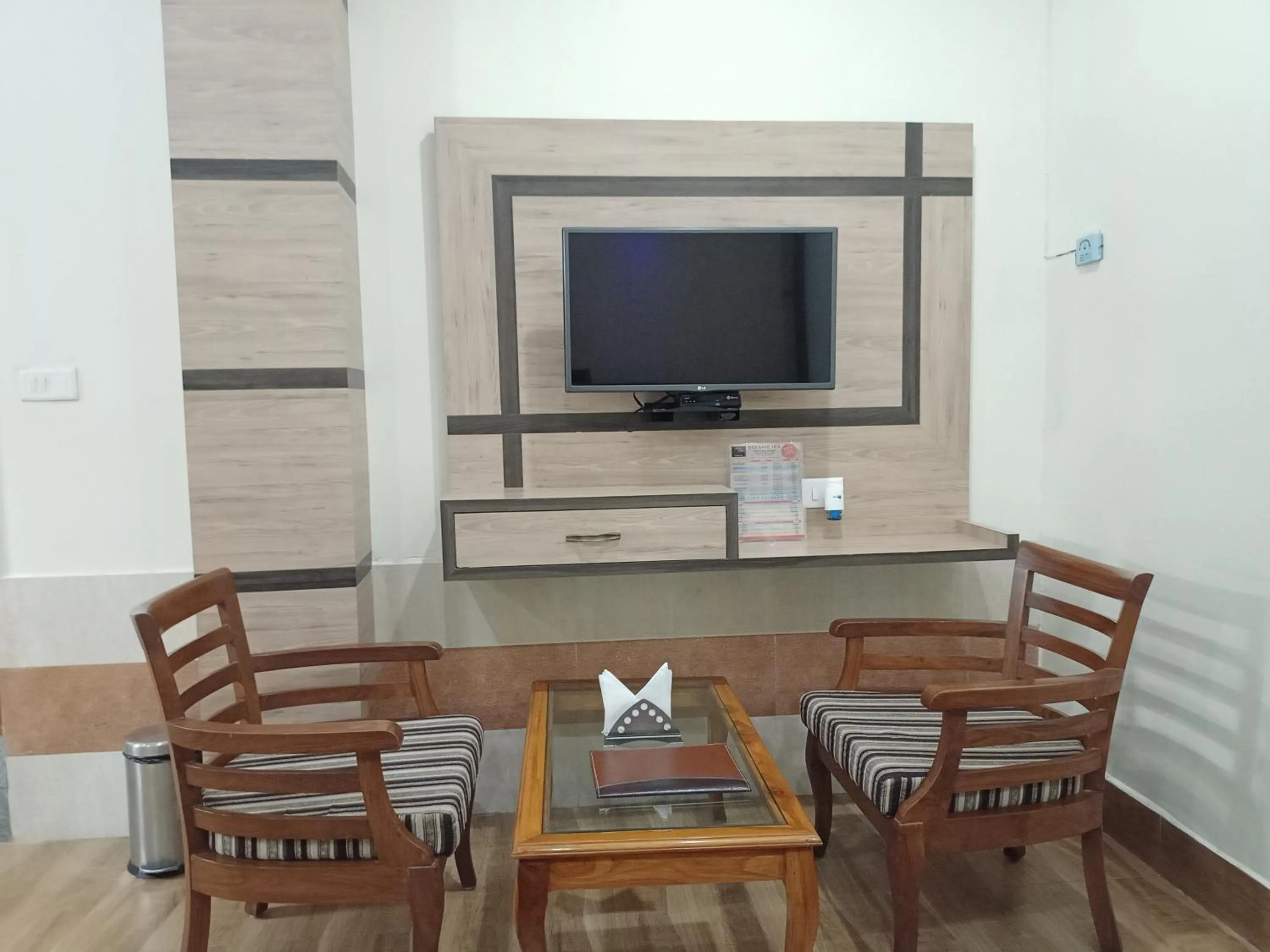 Communal lounge/ TV room in Dichang Resorts