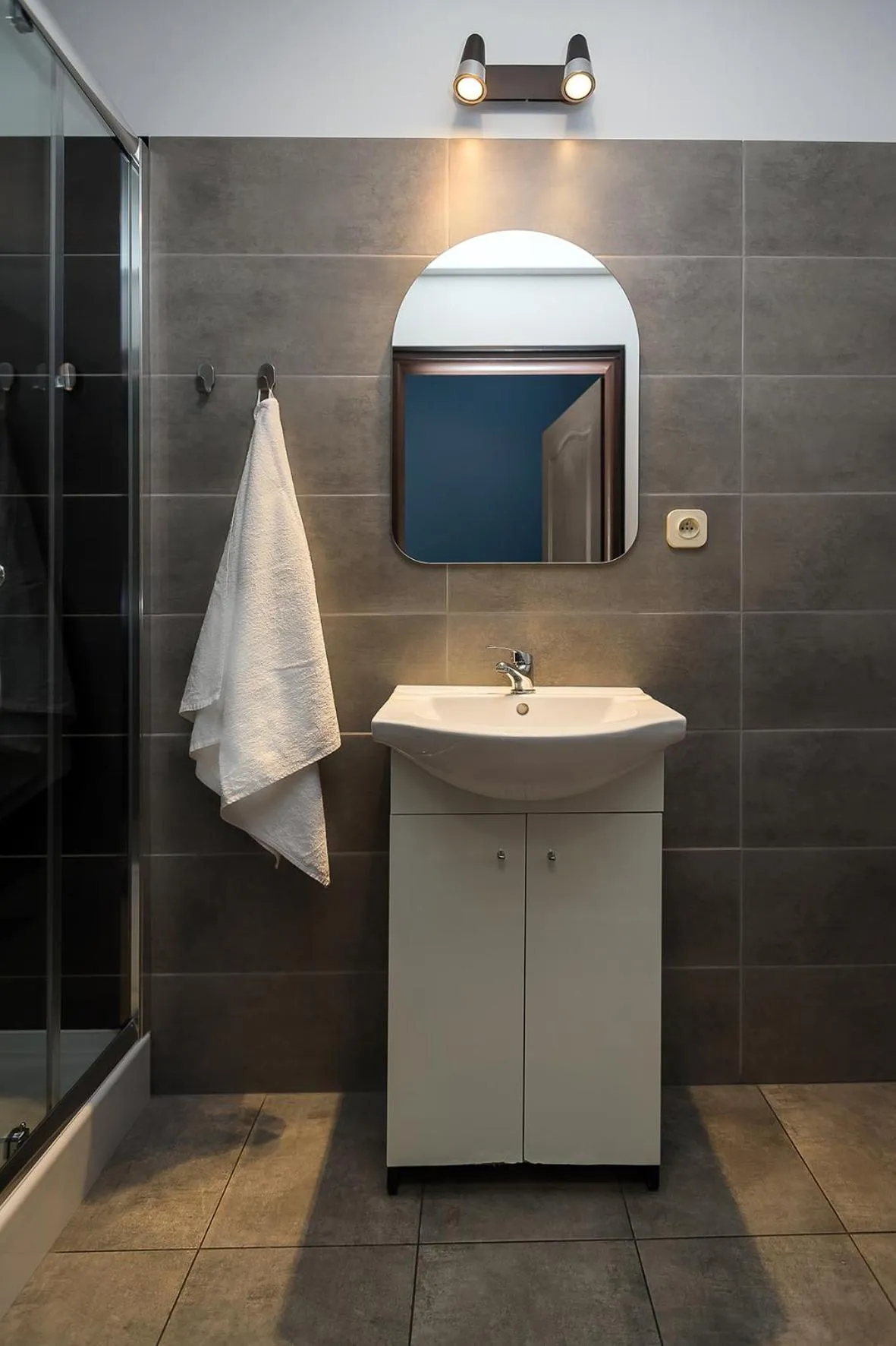 Hello Hostel & Apartments