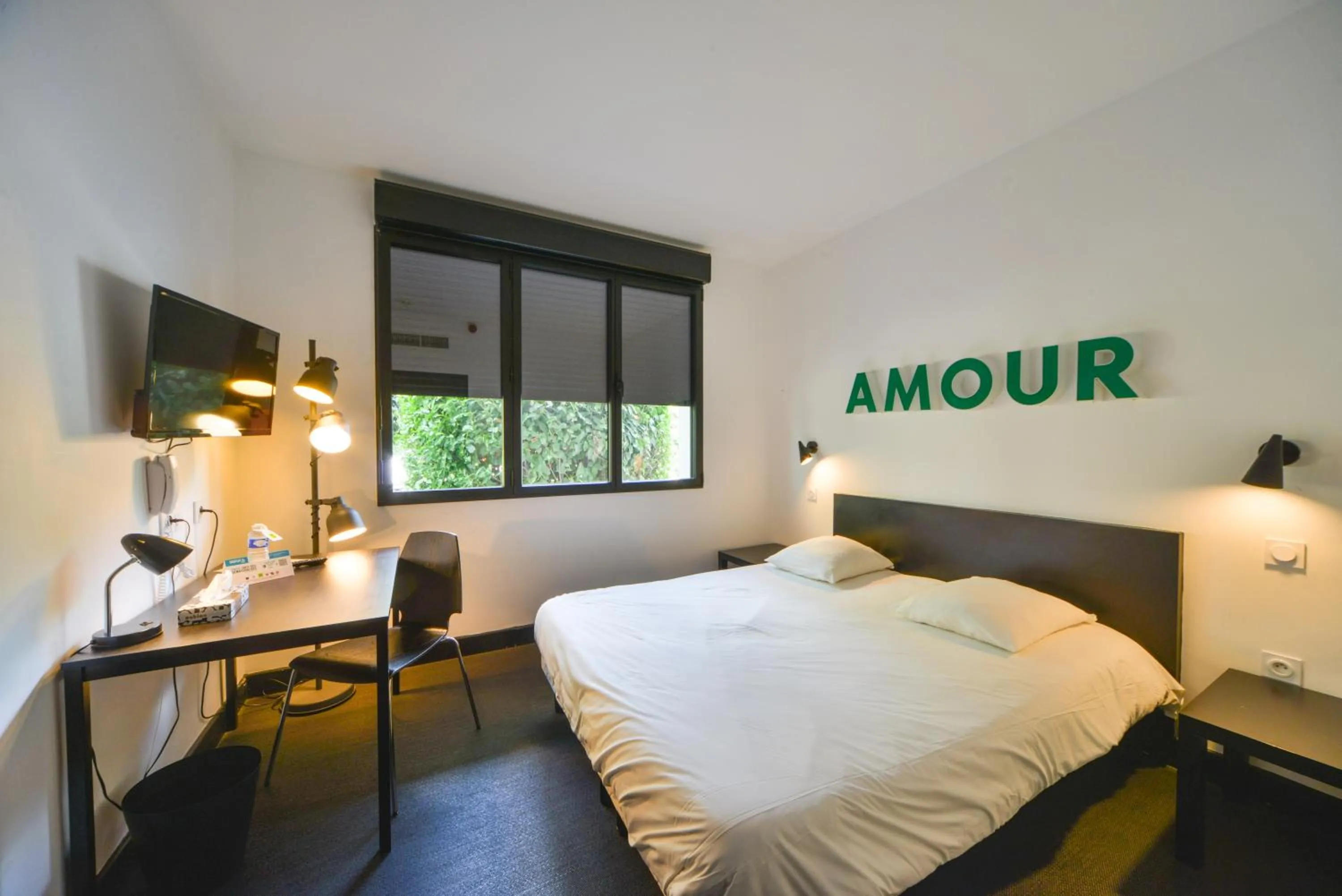 Bed in Logis - Hotel Restaurant La Mire