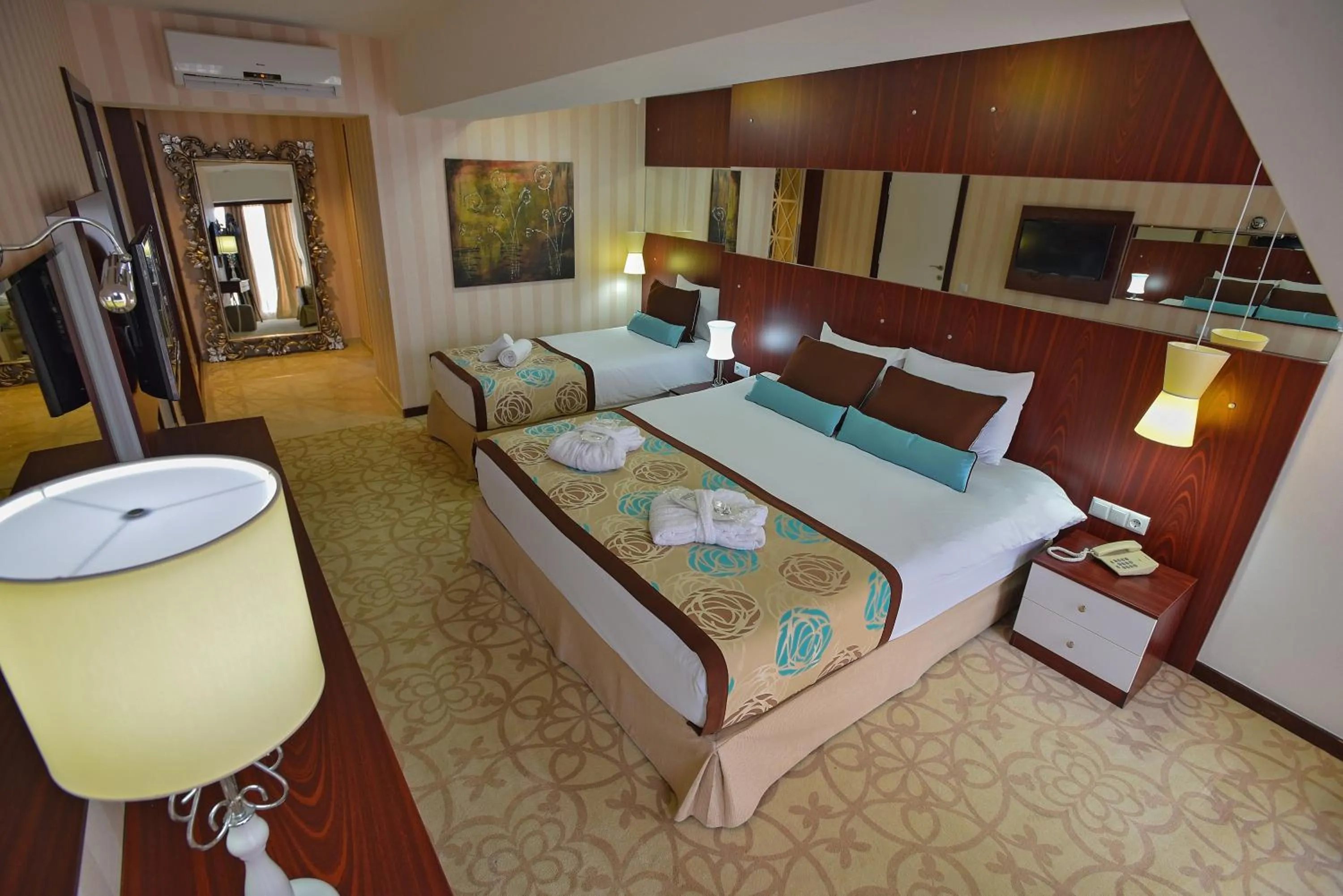 Photo of the whole room, Bed in Hotel Izgrev Spa & Aquapark