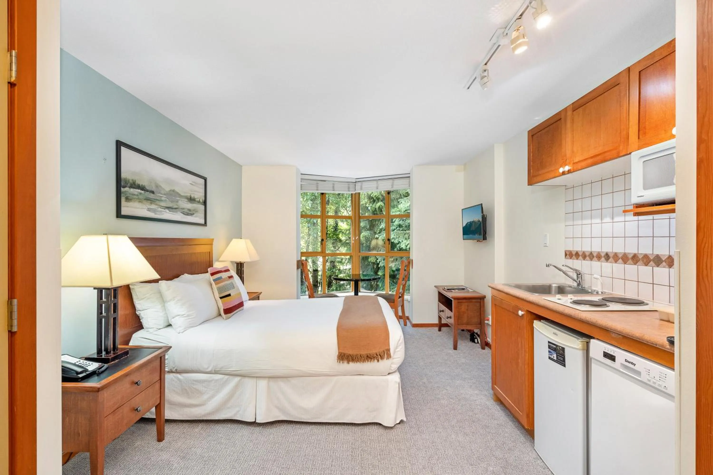 Bed in Cascade Lodge