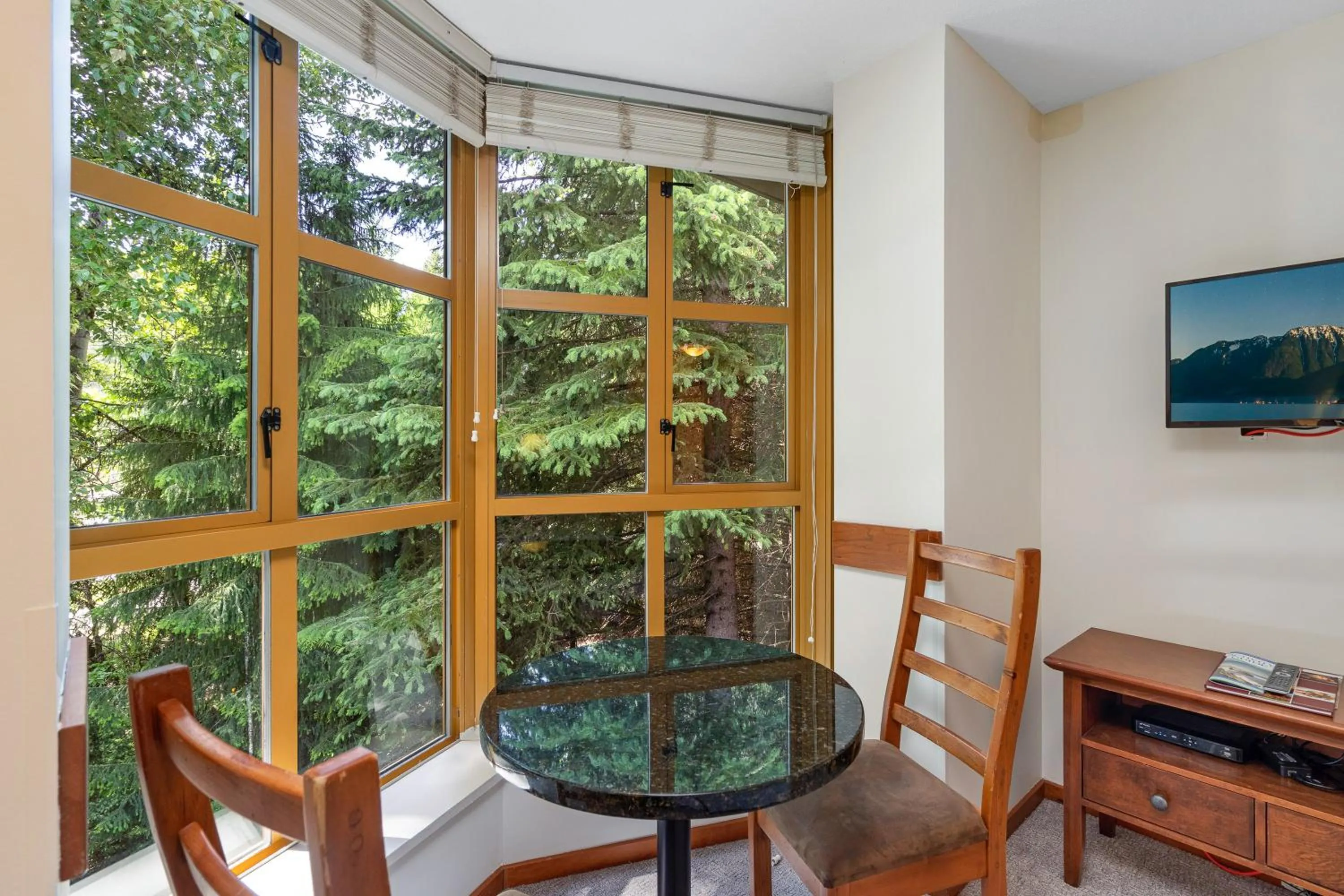 TV and multimedia in Cascade Lodge