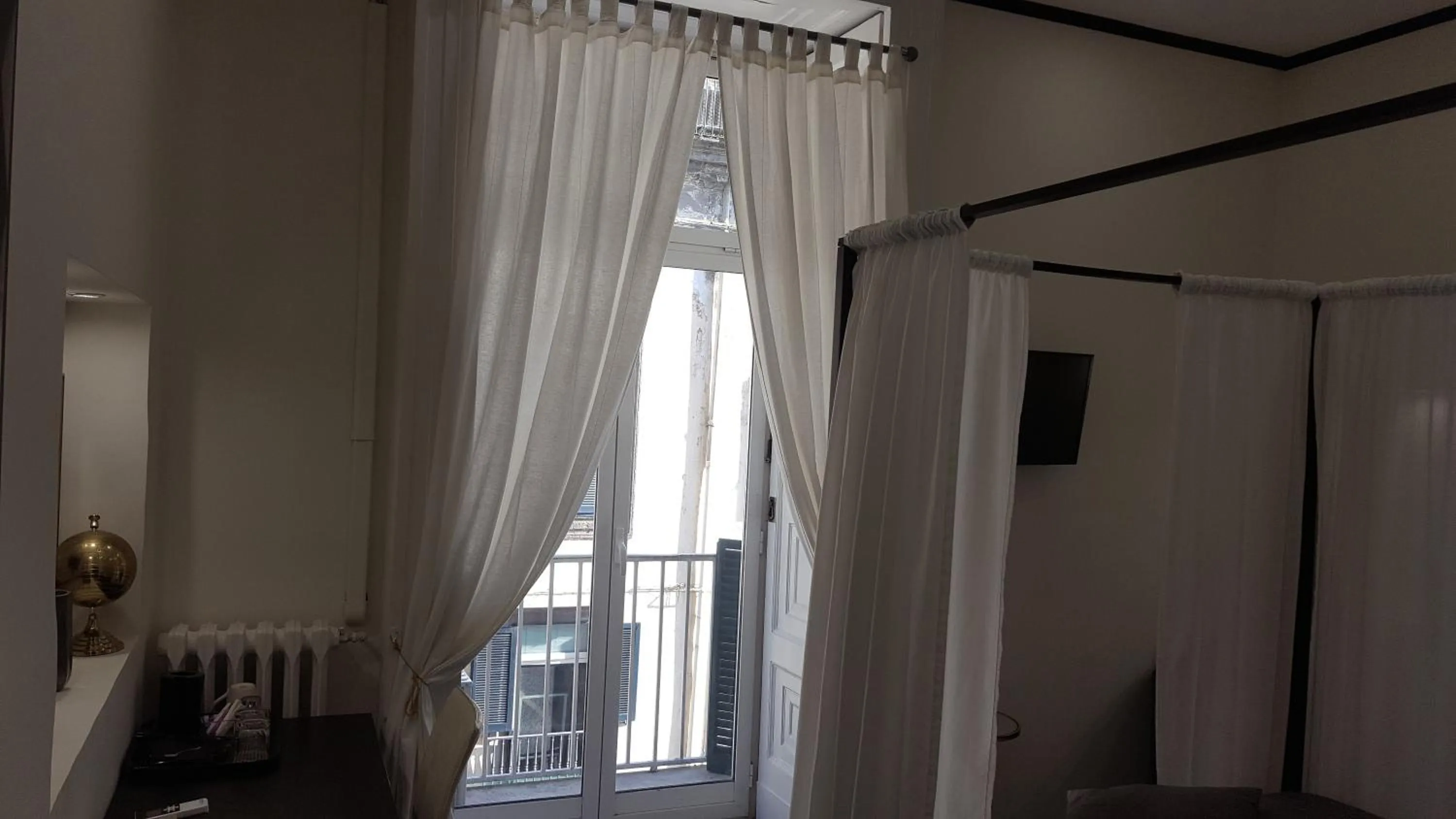 View (from property/room), Bed in B&B Palazzo Satriano