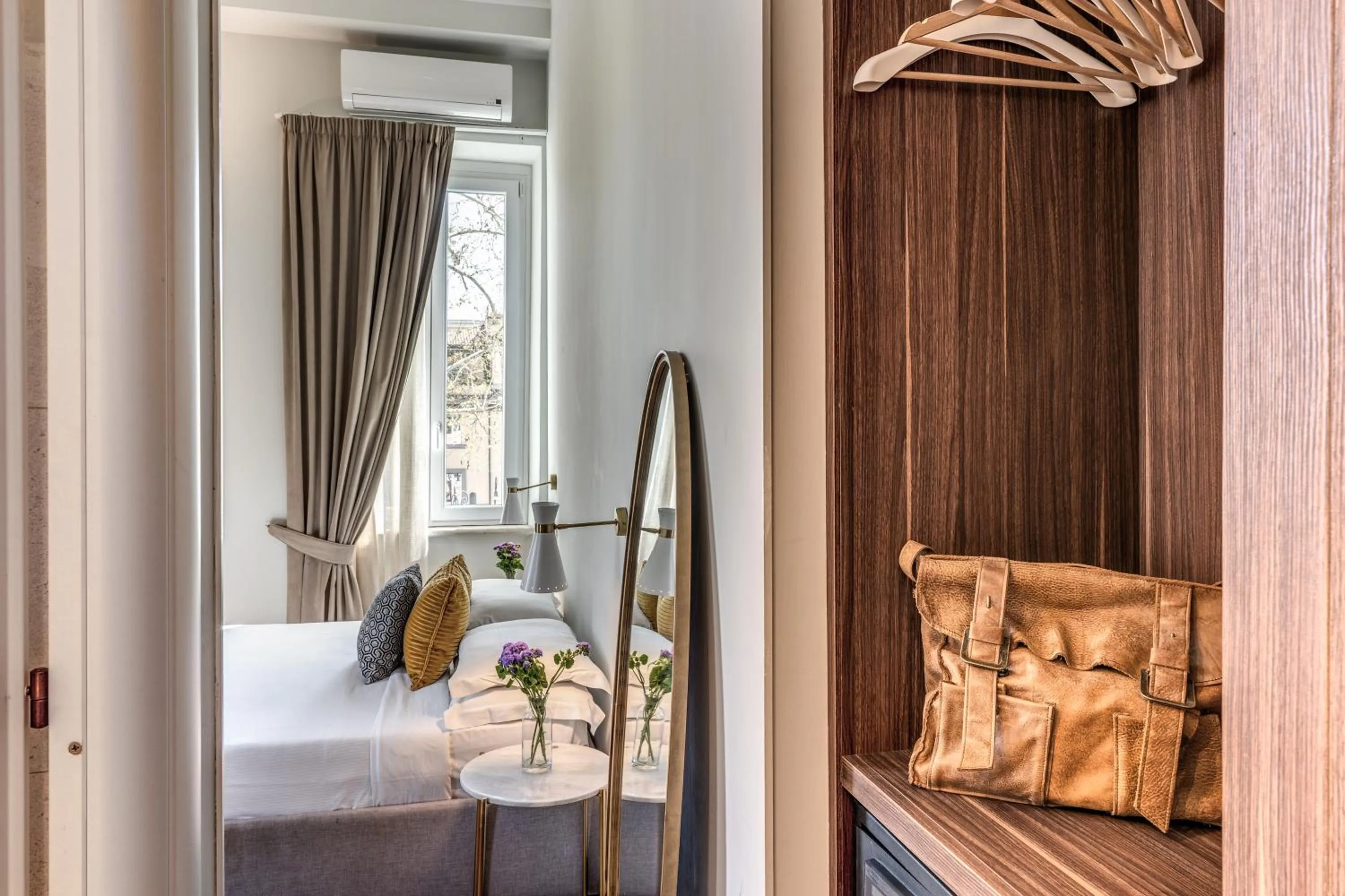 Bed in Tree Charme Trilussa