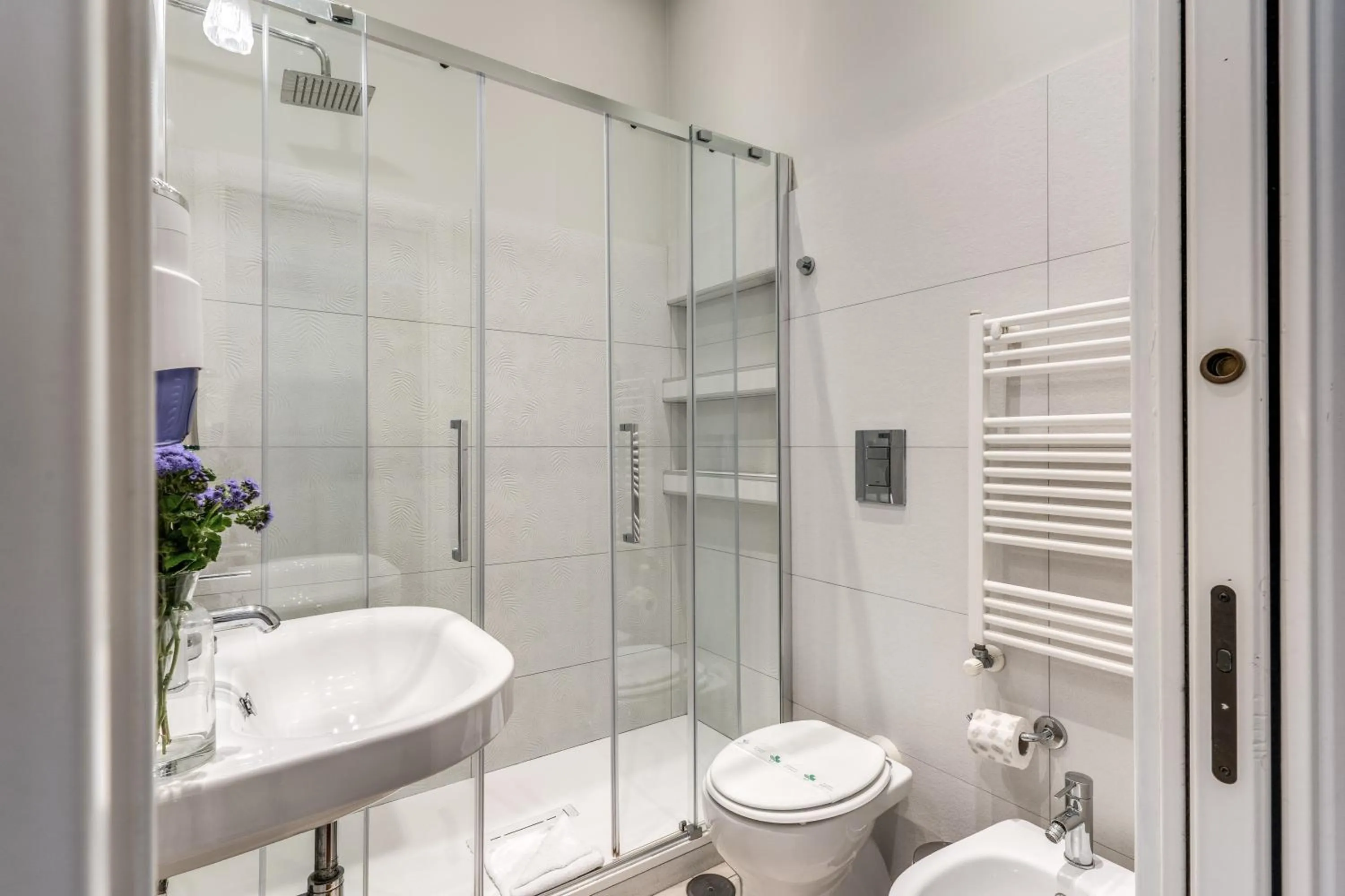 Shower in Tree Charme Trilussa