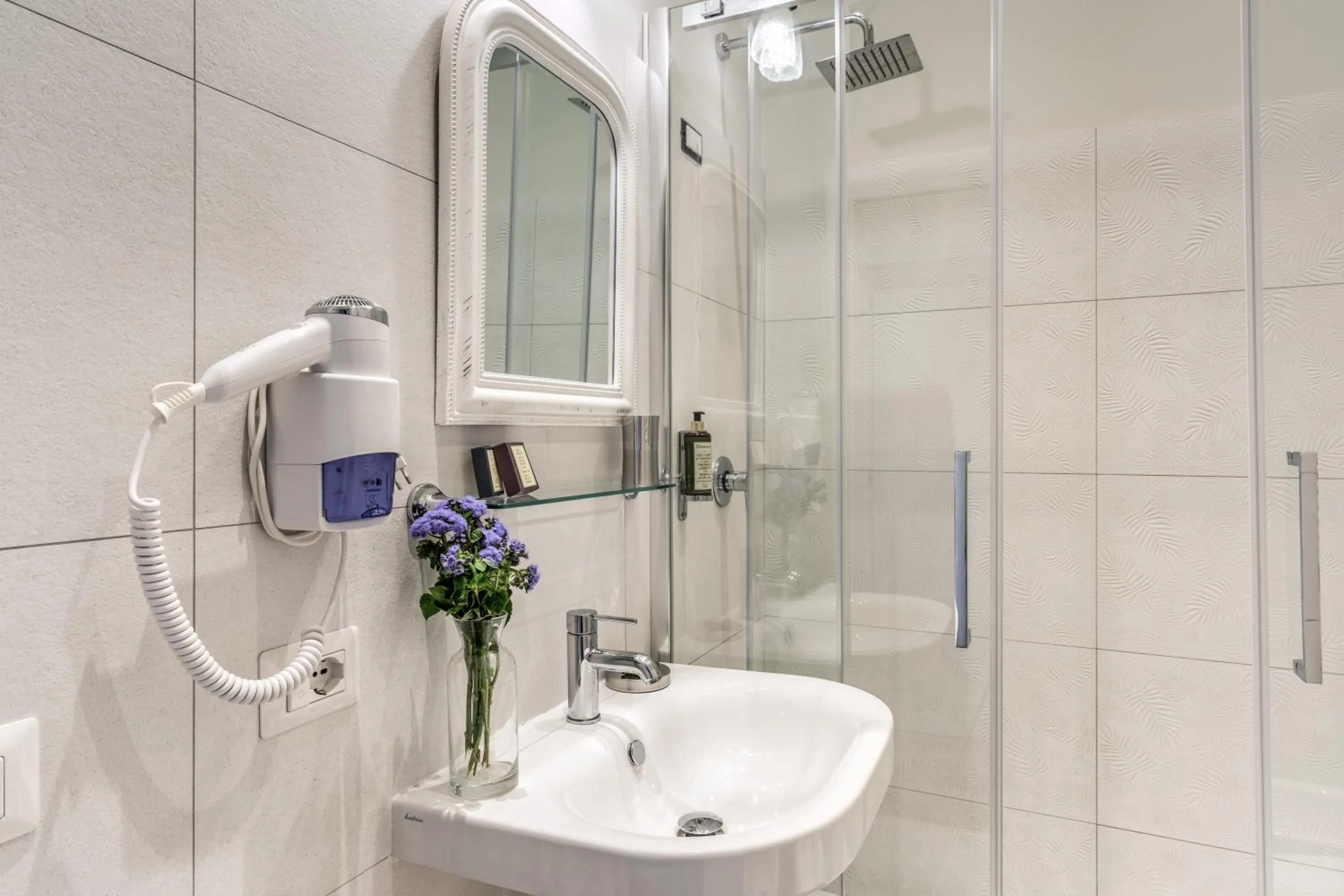 Shower in Tree Charme Trilussa