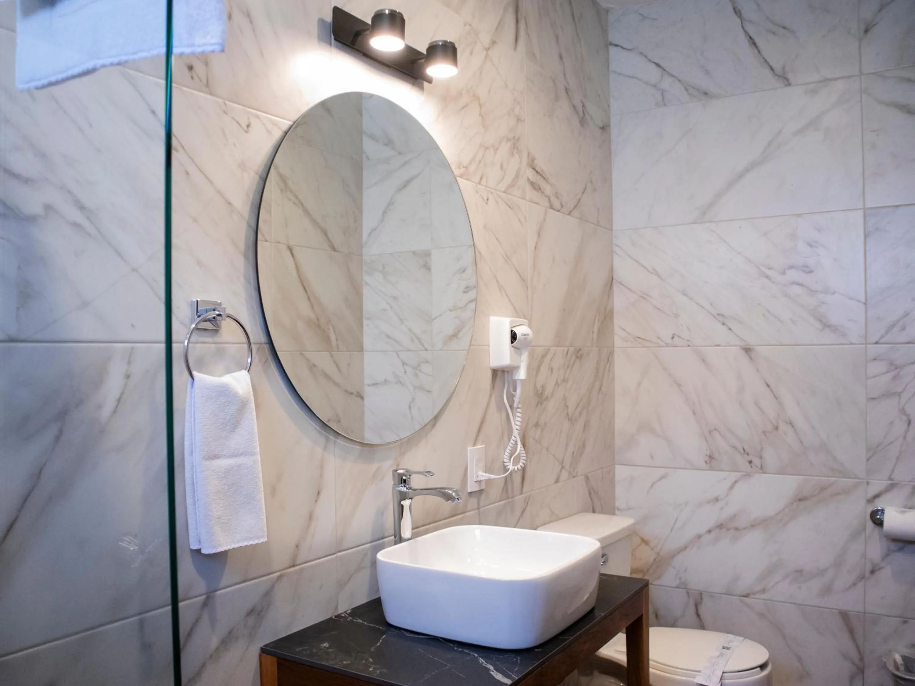 Bathroom in Hotel Mayis