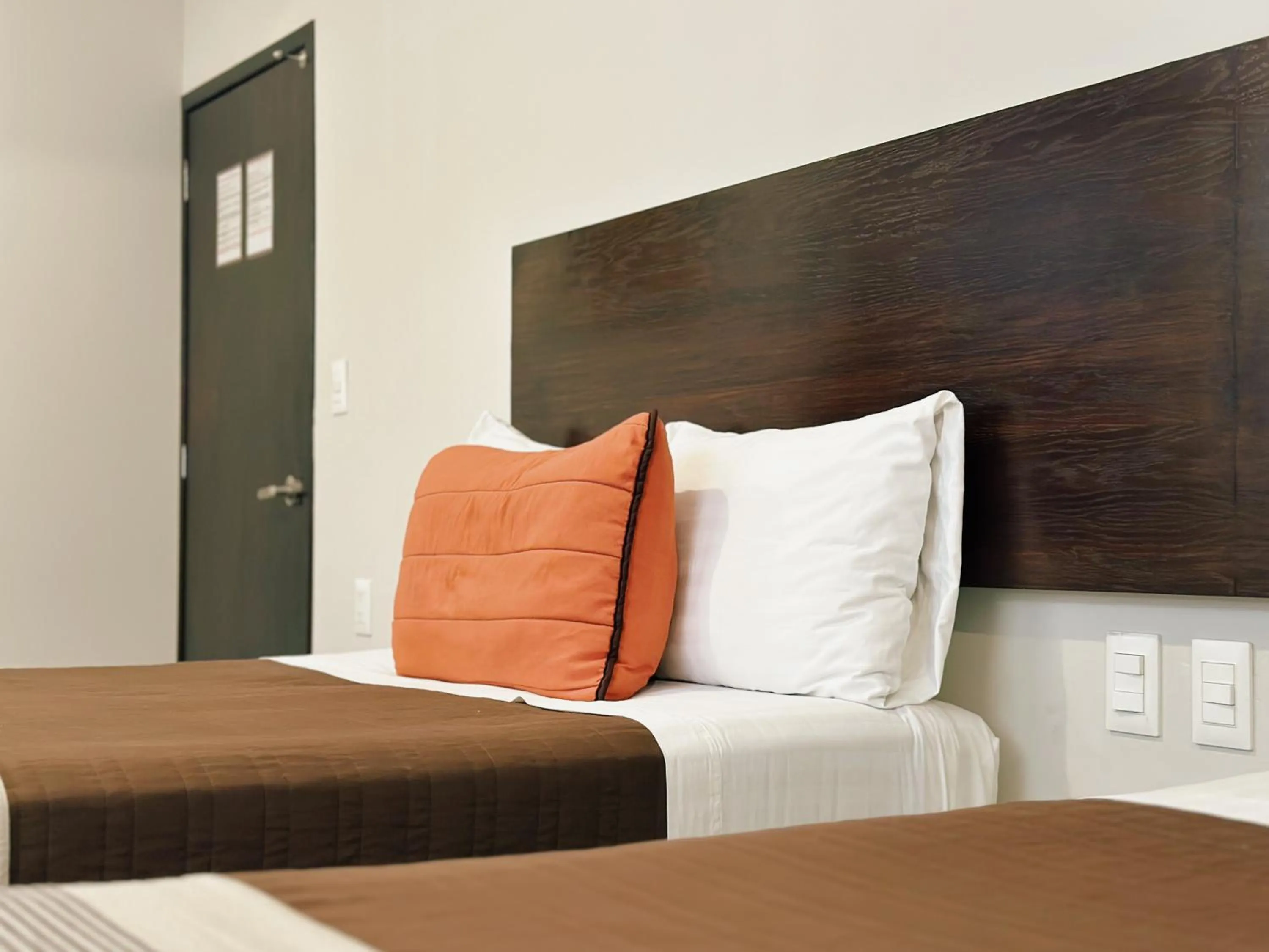 air conditioner, Bed in Hotel Mayis