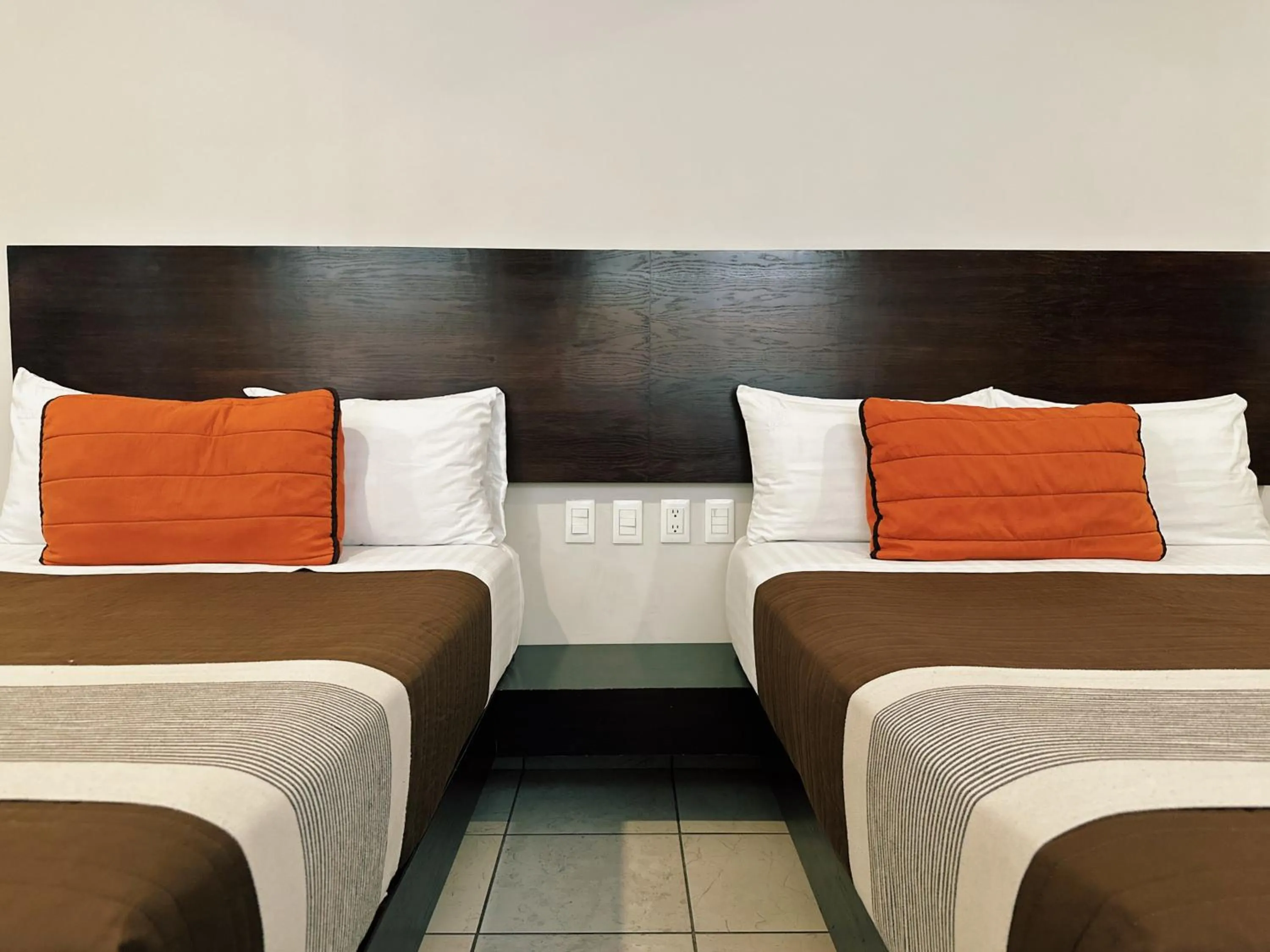 air conditioner, Bed in Hotel Mayis