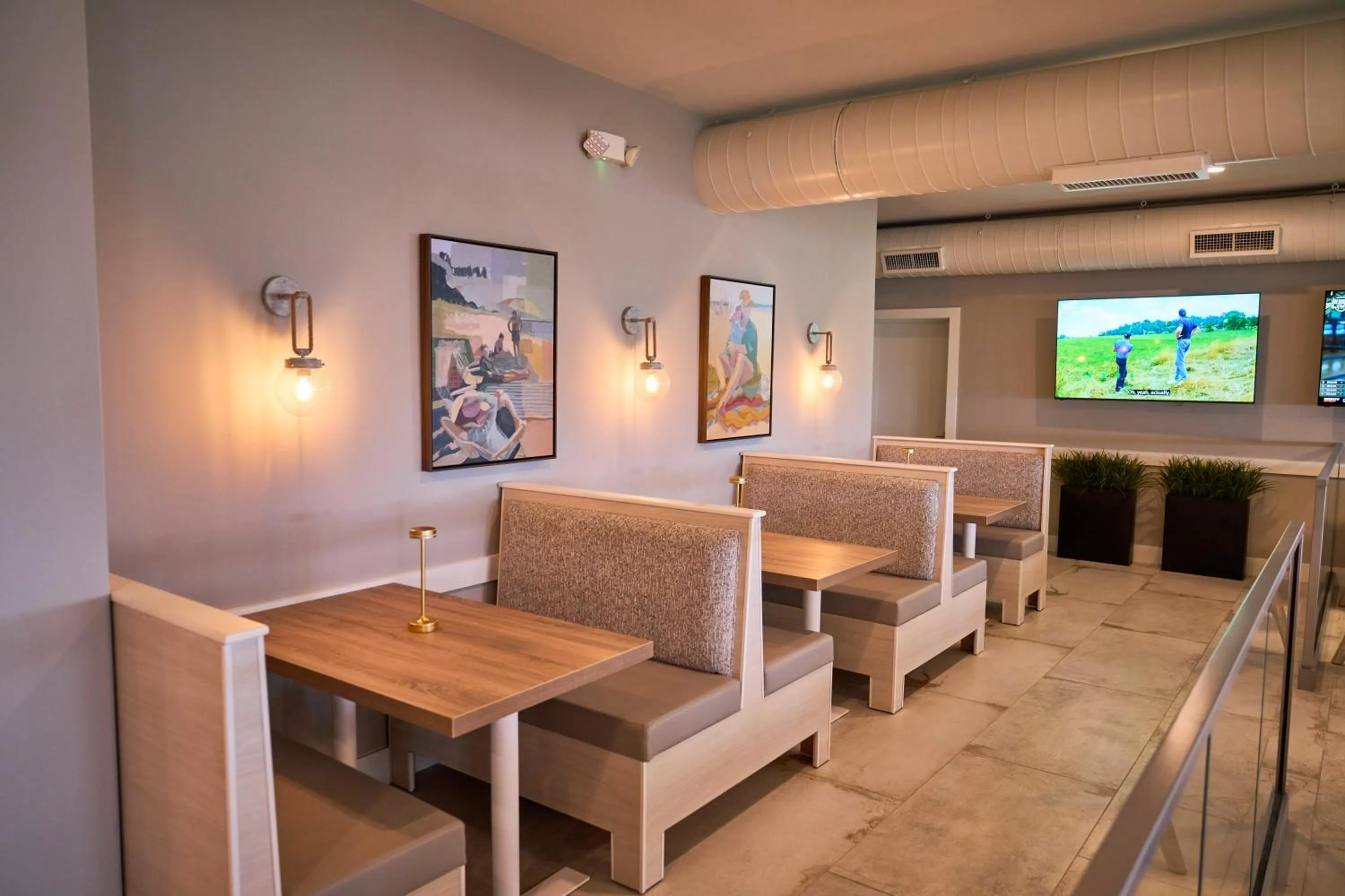Dining area in North Shore Oceanfront Resort Hotel