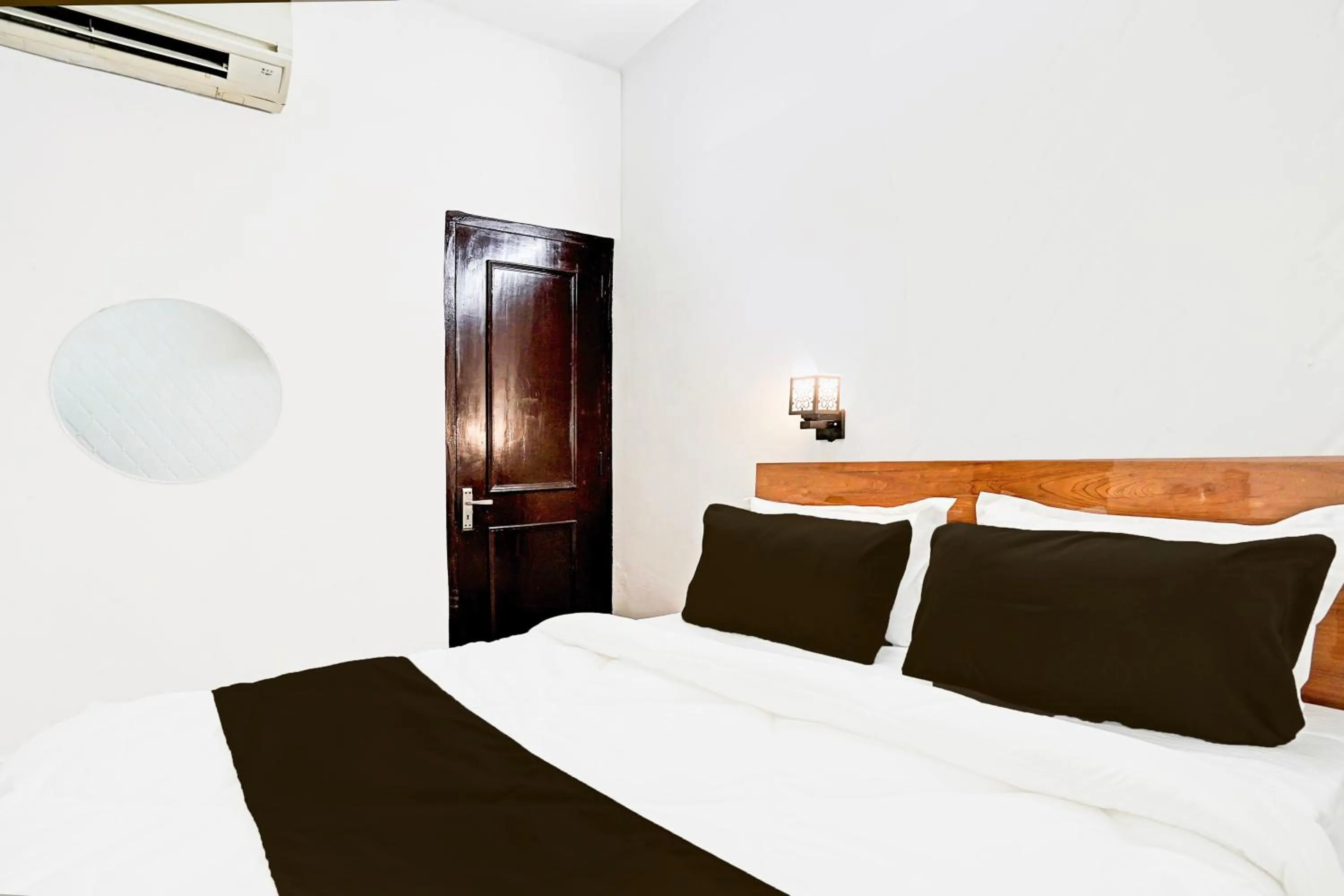 Bedroom, Bed in Hotel O Kiiza Stay House