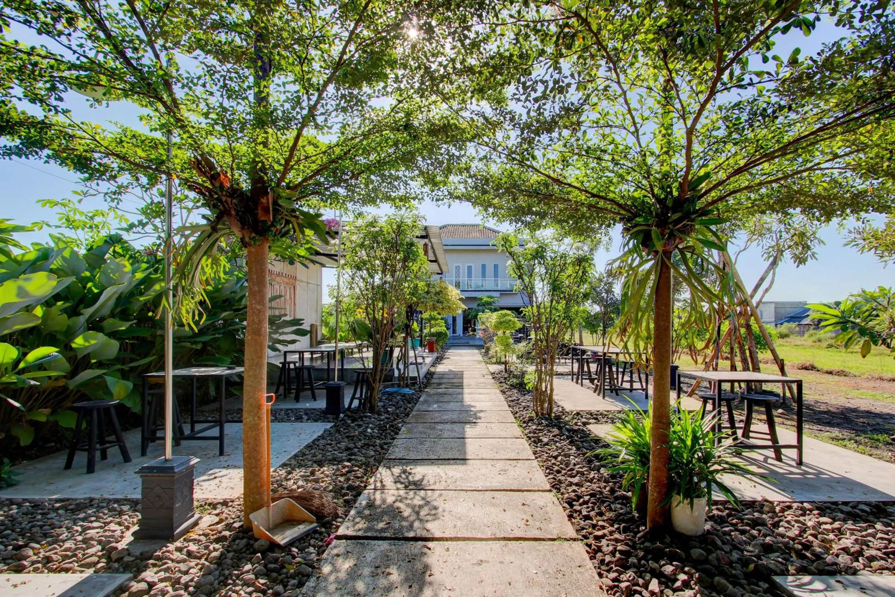 OYO 93885 D'harjo Guesthouse