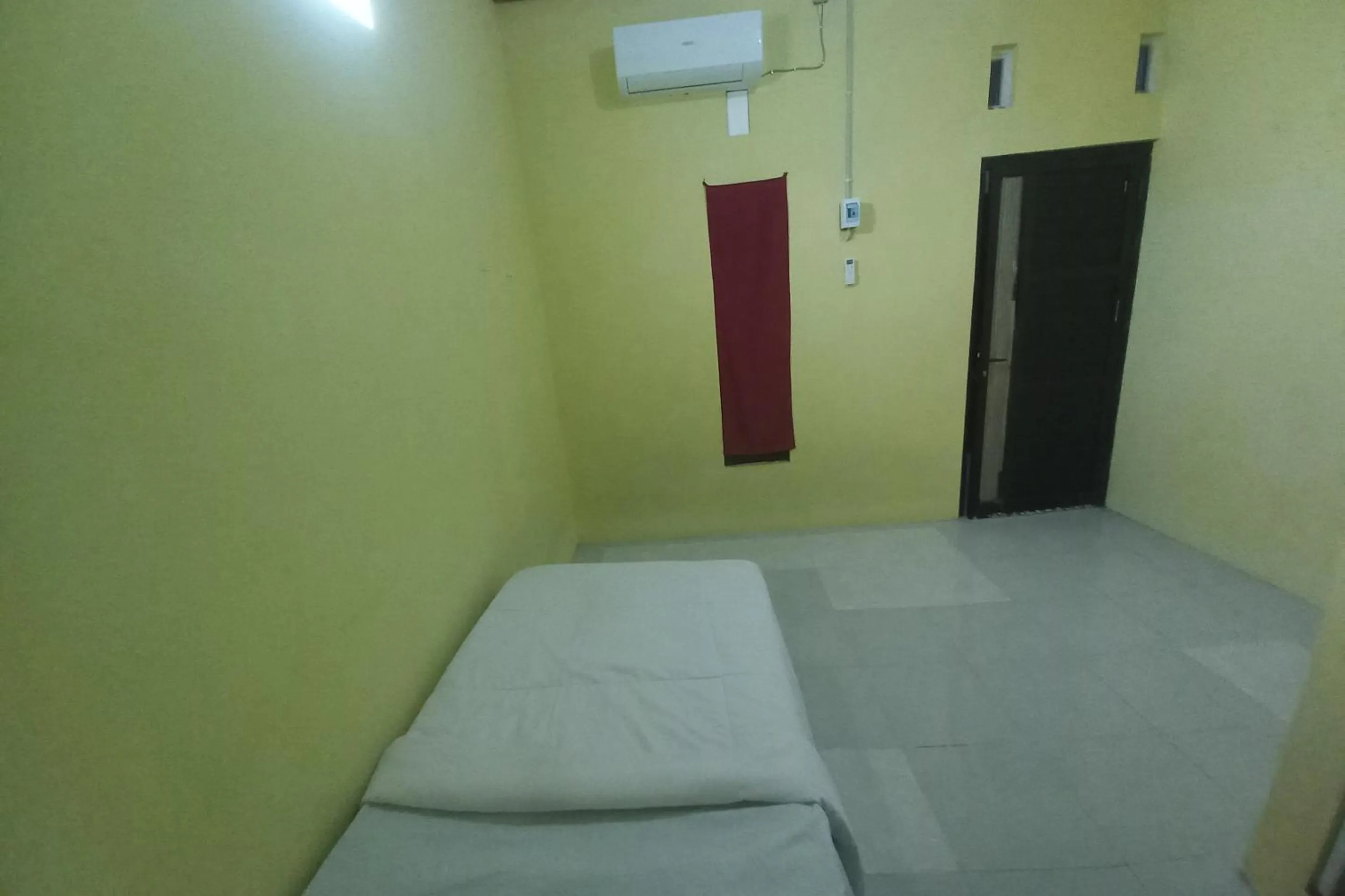 Bedroom in Hotel O Kost Zalfa Amalia Syariah