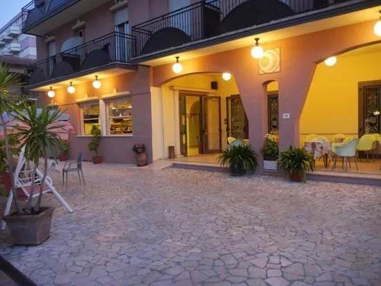 Property building in Hotel Anita B&B sul mare