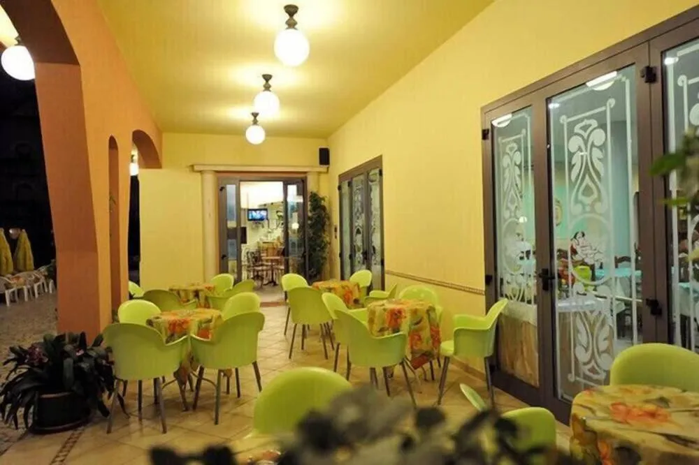 Property building in Hotel Anita B&B sul mare