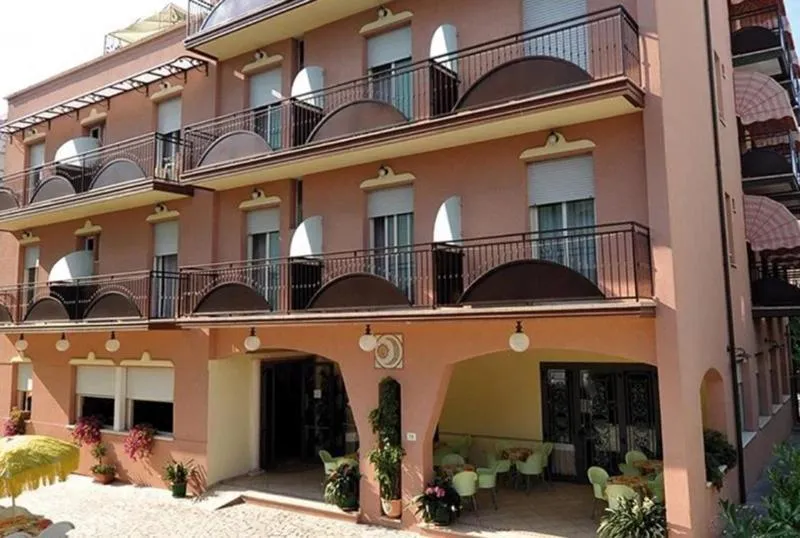 Property building in Hotel Anita B&B sul mare