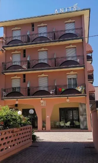 Property building in Hotel Anita B&B sul mare