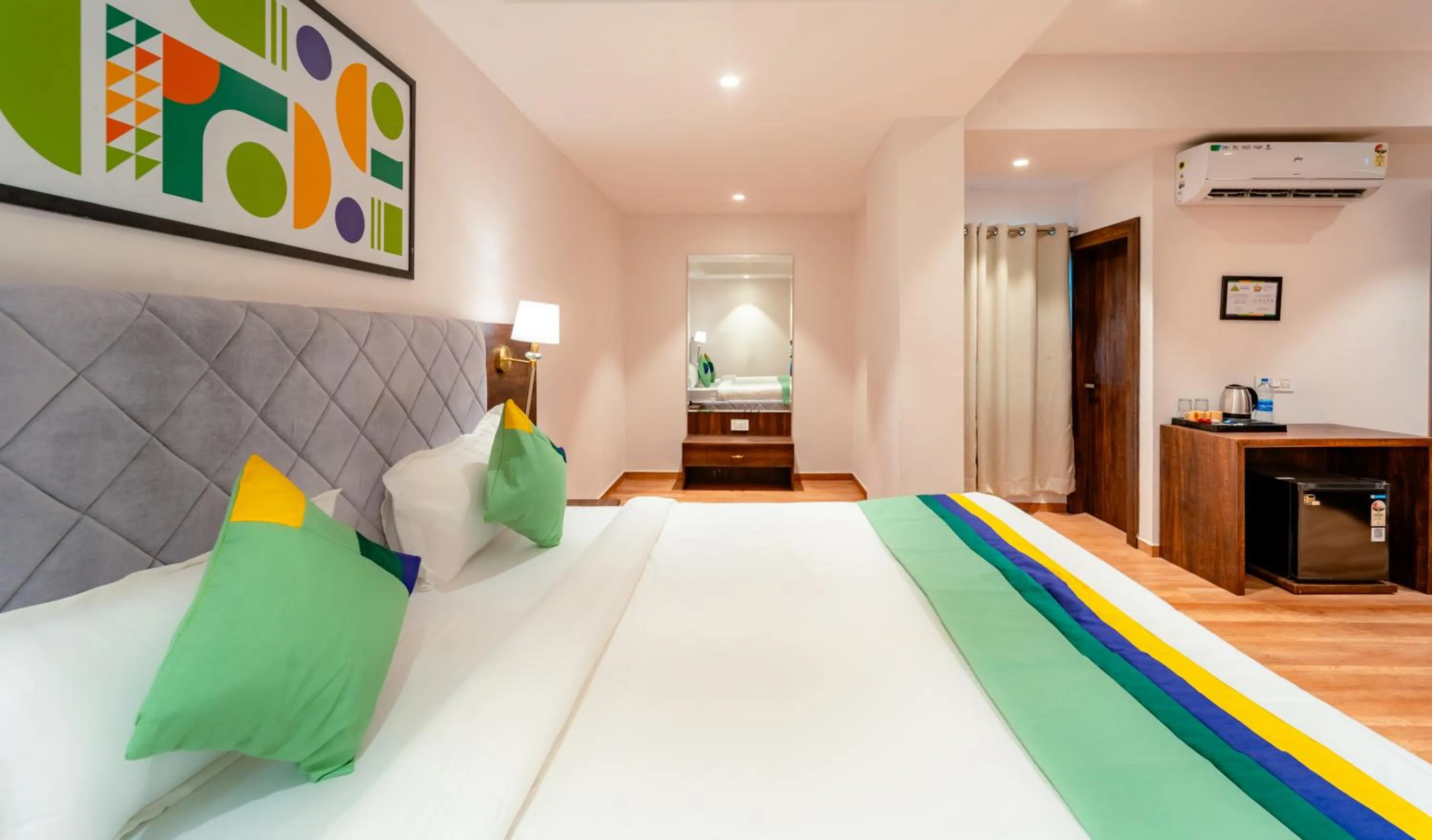 Bedroom, Bed in Treebo Premium Omni Residency