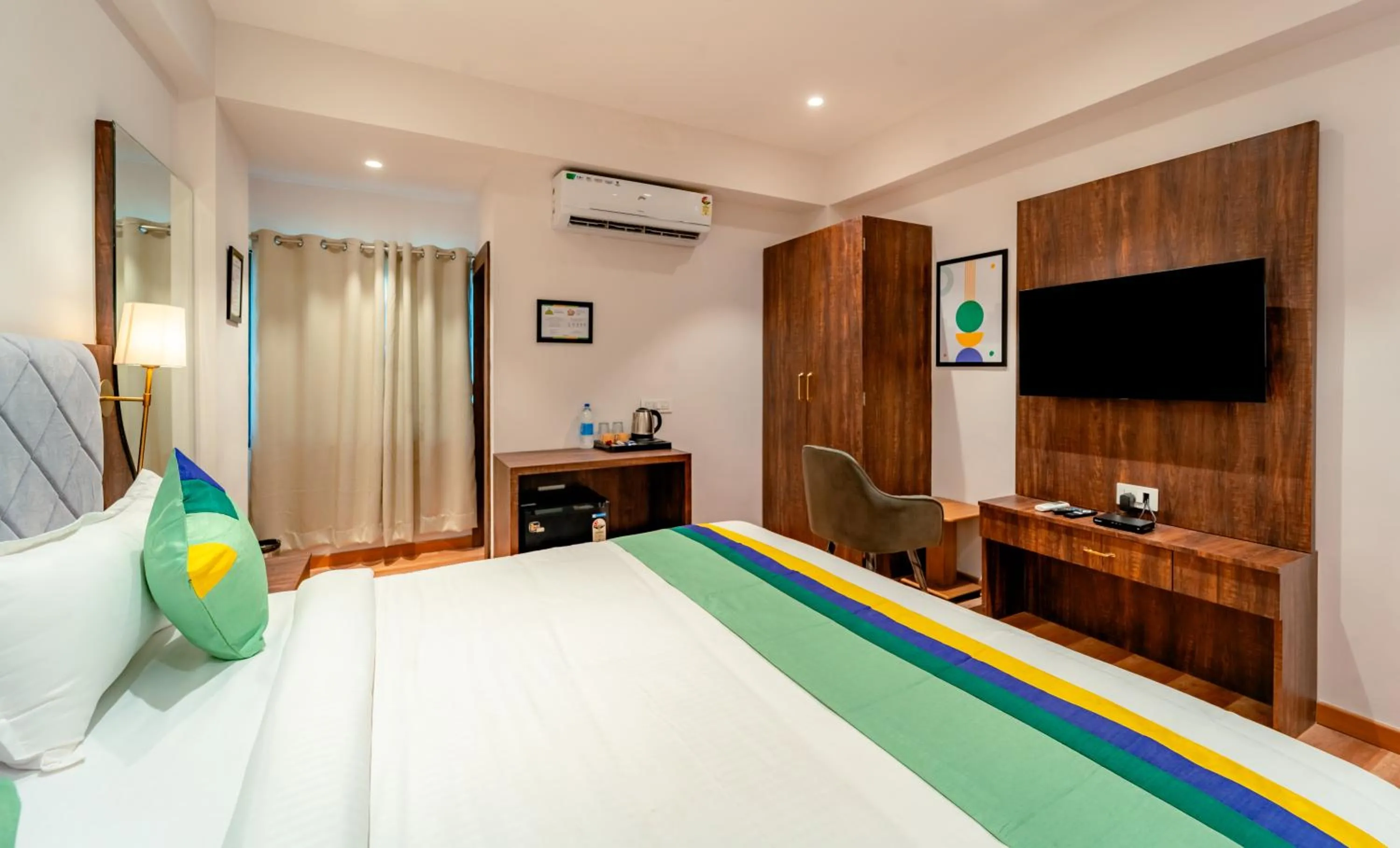 Bedroom, Bed in Treebo Premium Omni Residency