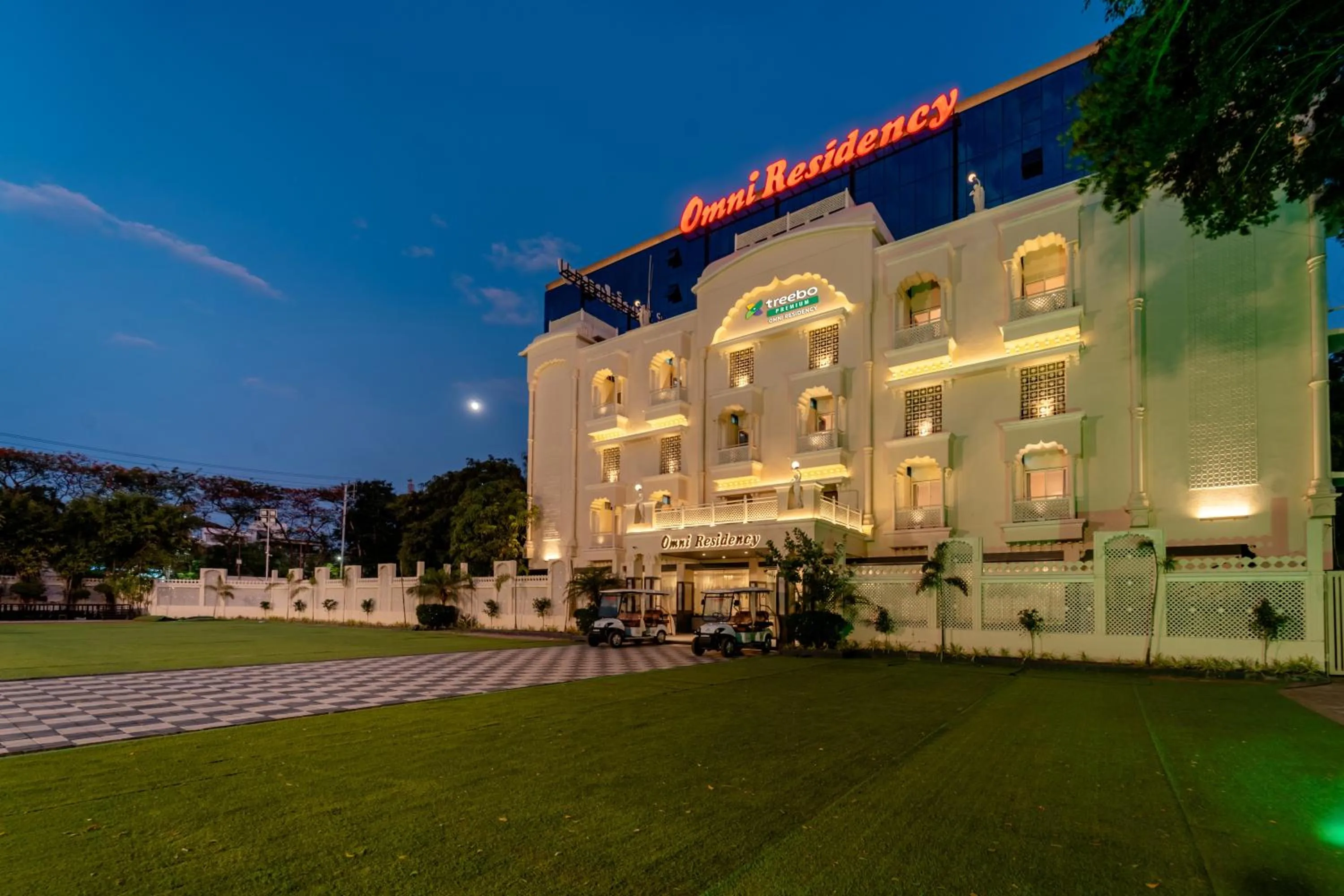 Facade/entrance in Treebo Premium Omni Residency