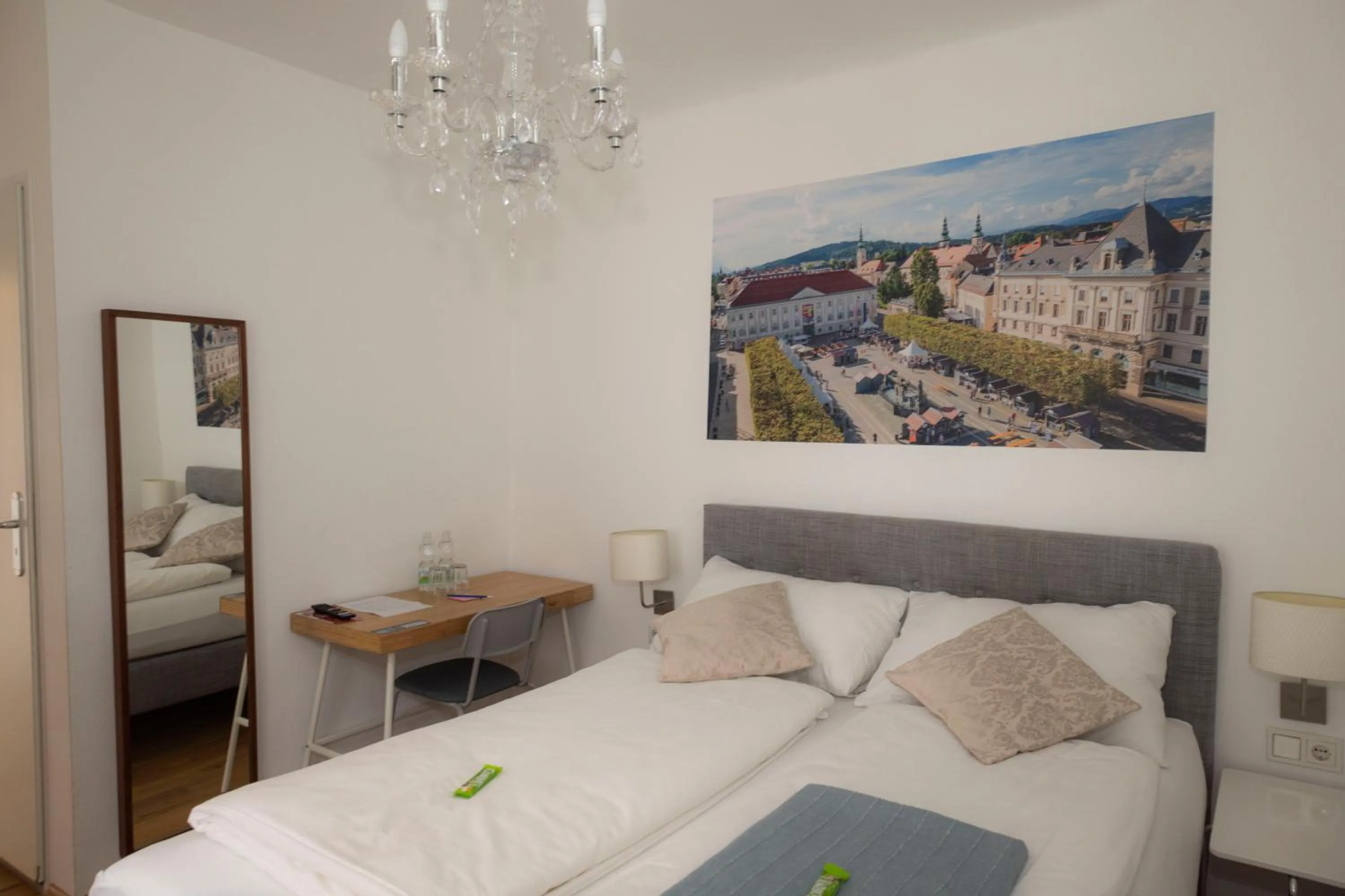 Bed in Cityhotel am Domplatz Self-CheckIn