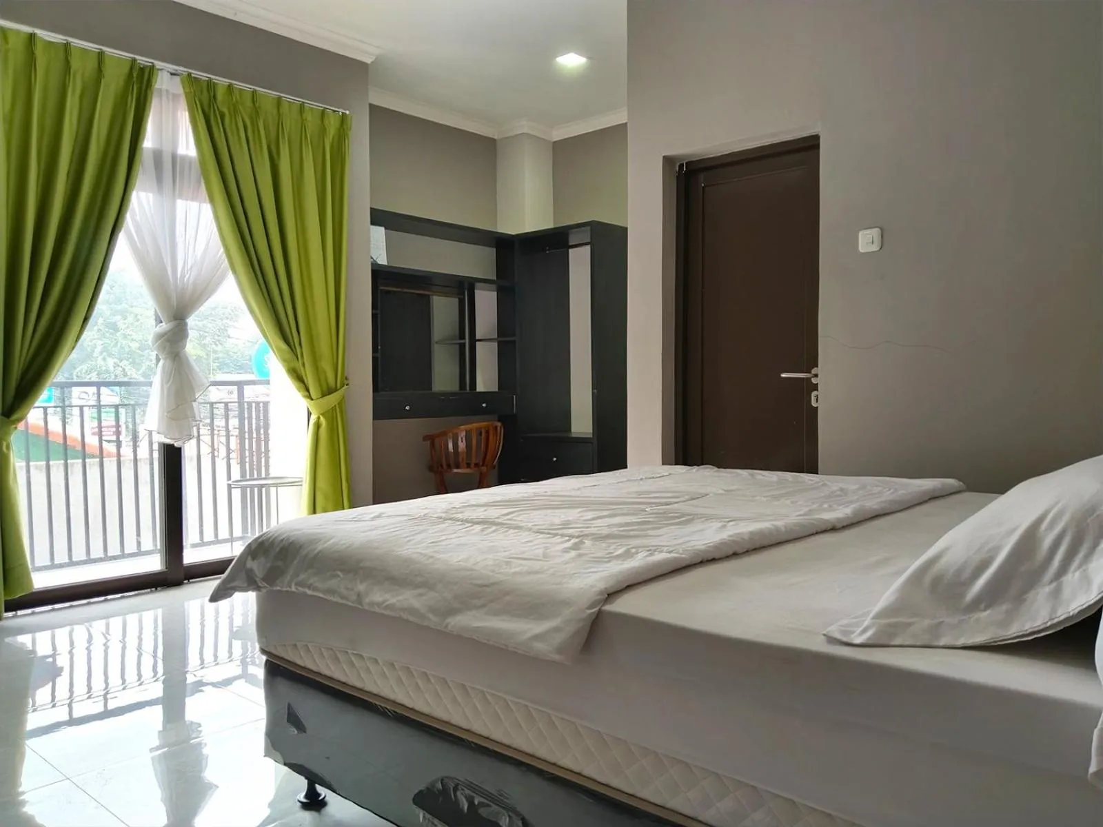Bed in Roemah Tebet