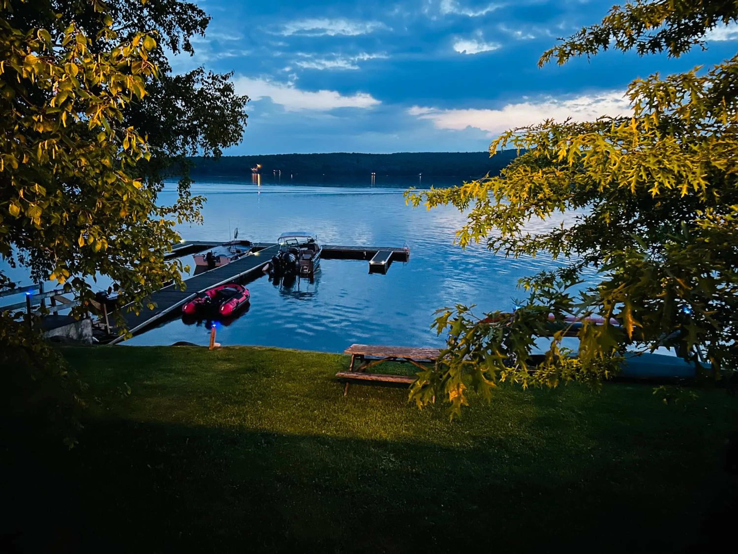 Lake view in Auberge et Chalets sur le Lac