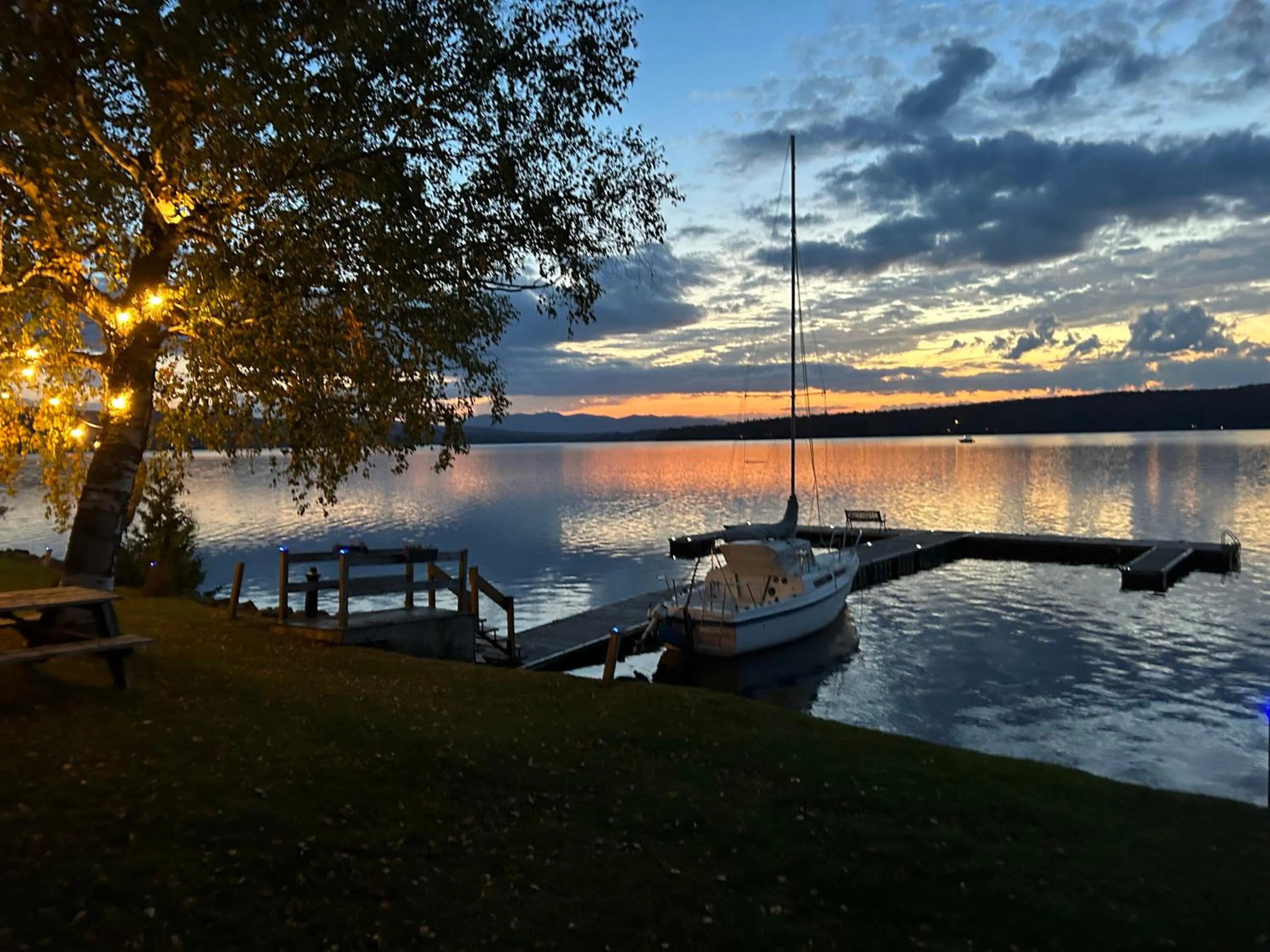 Sunset in Auberge et Chalets sur le Lac
