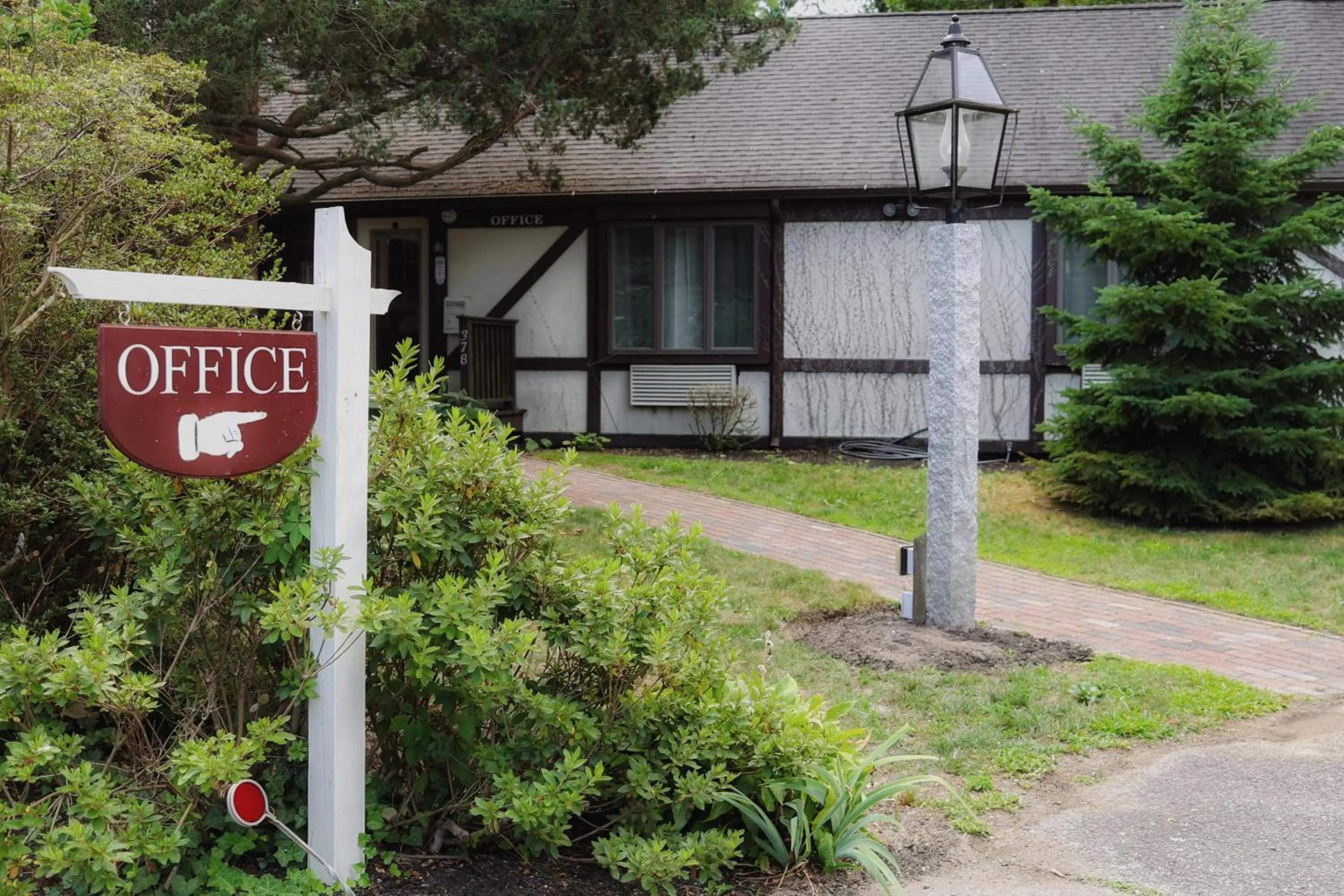 Property building in The Earl of Sandwich Motel
