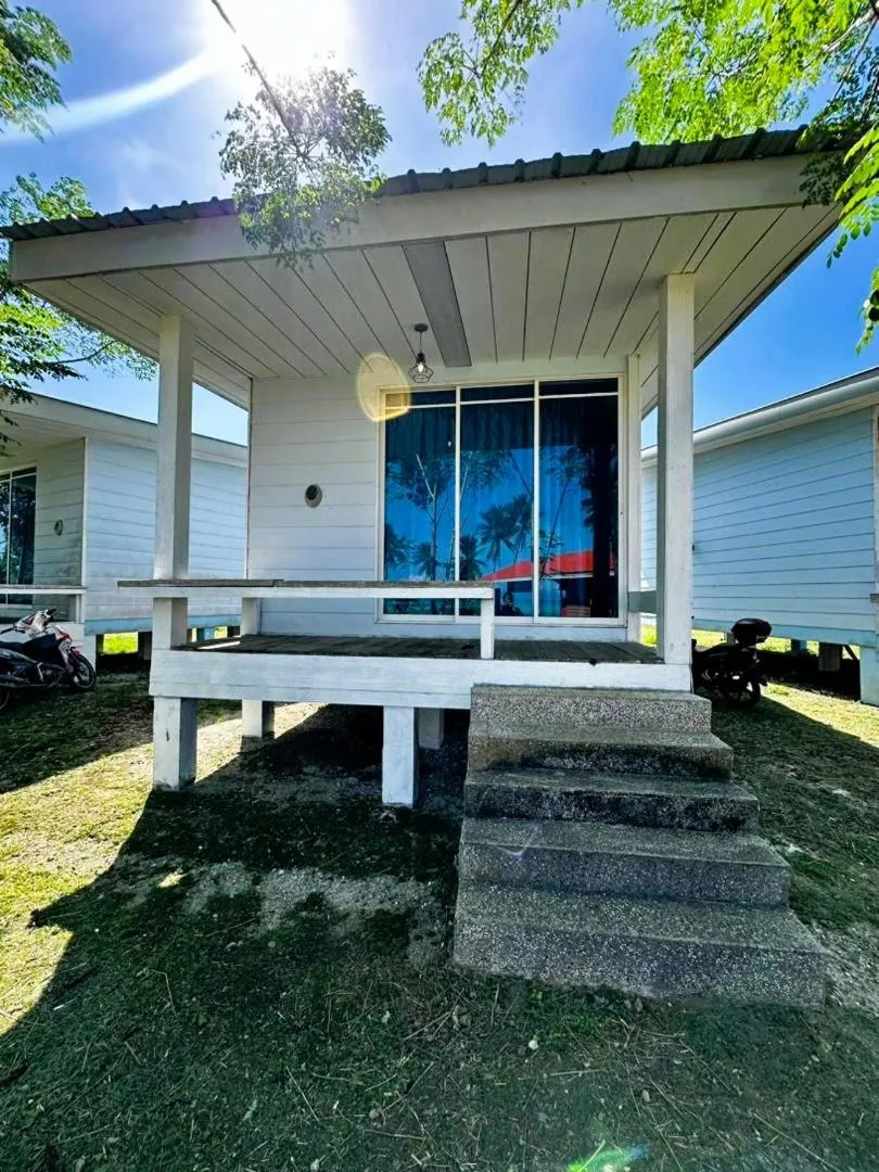 Garden view in Panglima Resort Bum Bum Island, Semporna