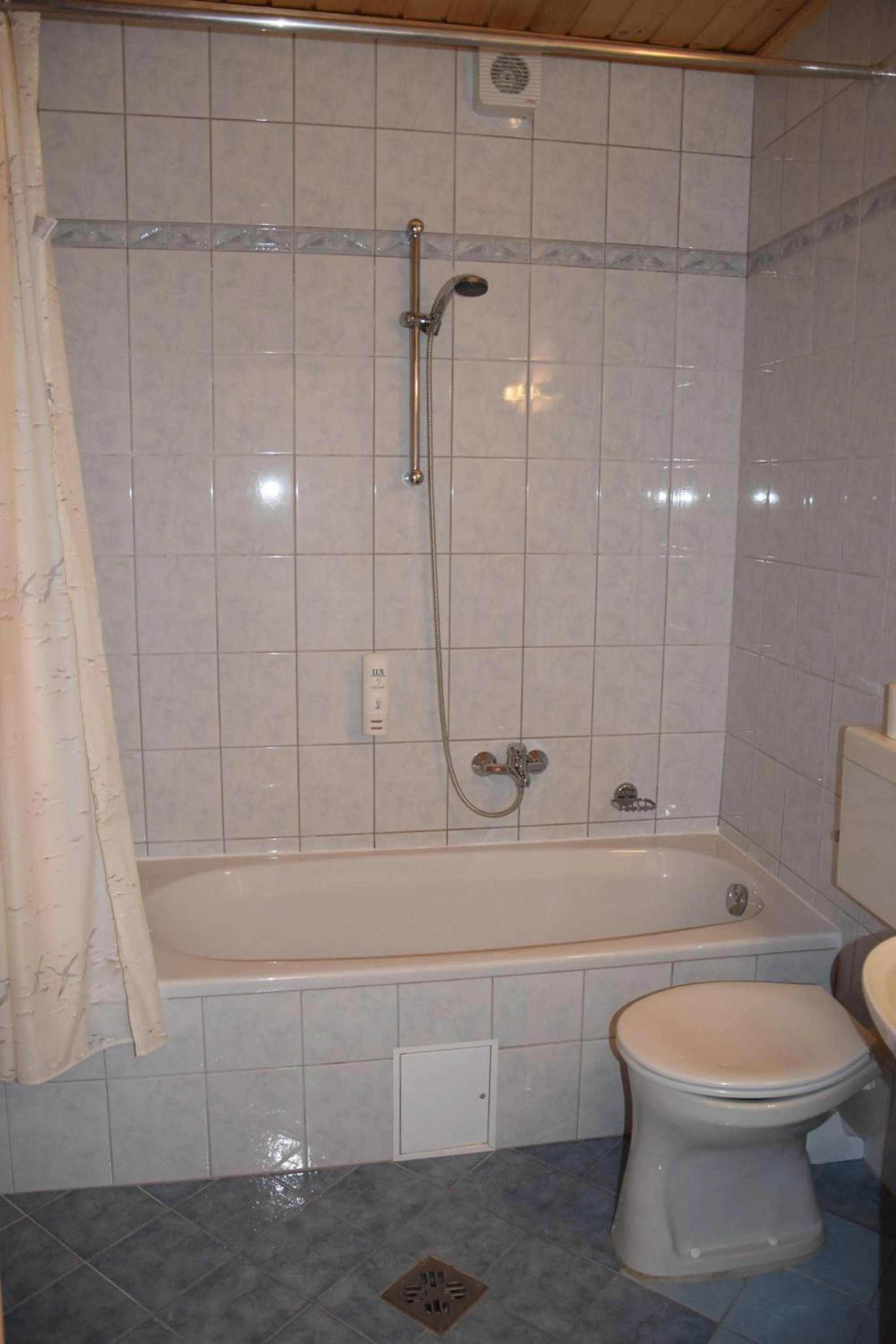 Toilet in Appartmenthaus Rosenhof