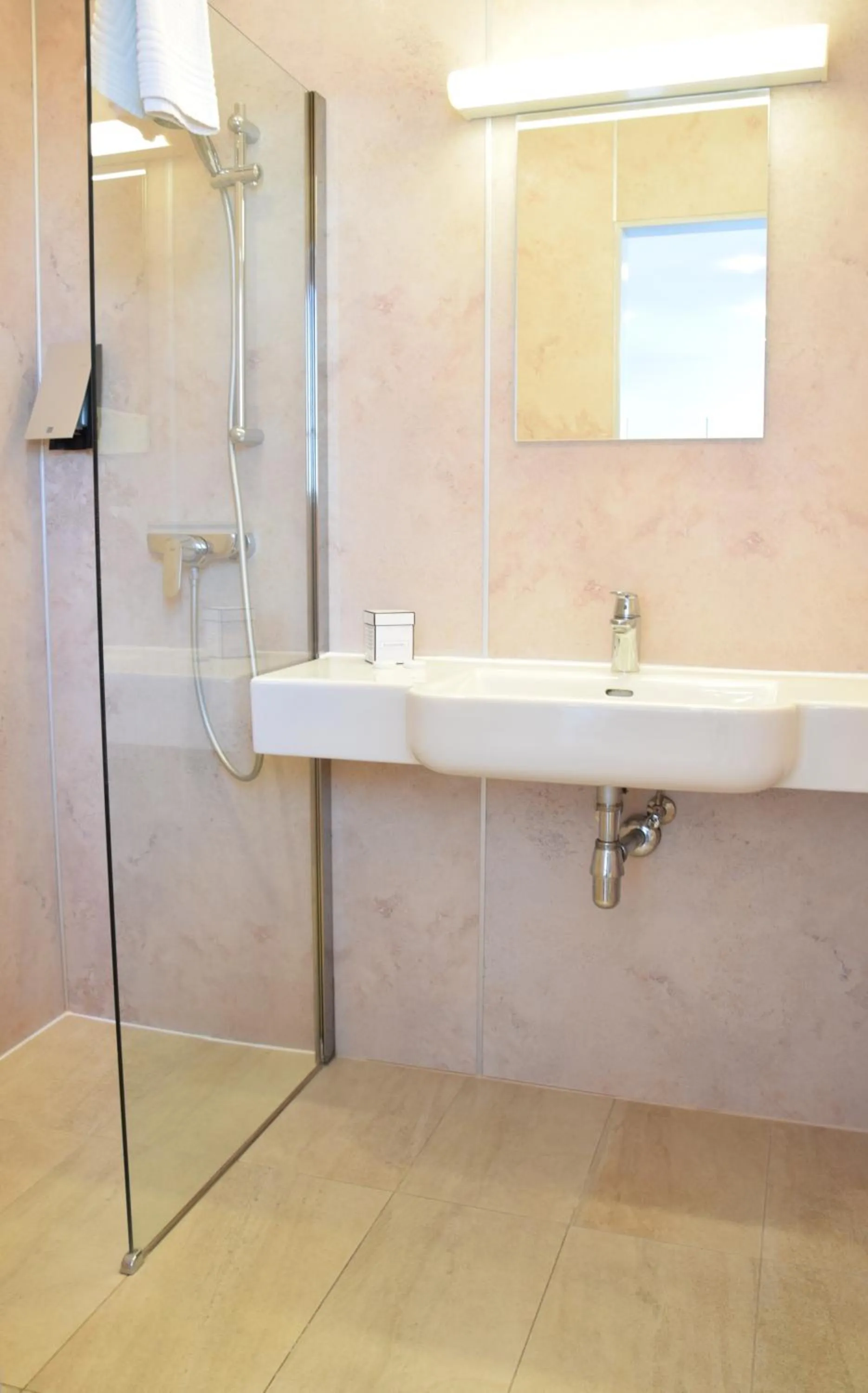 Shower in Appartmenthaus Rosenhof